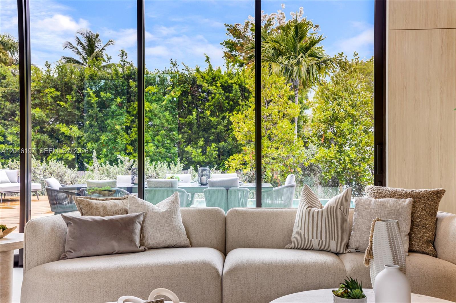 4550 N Jefferson Ave Miami Beach, FL 33140