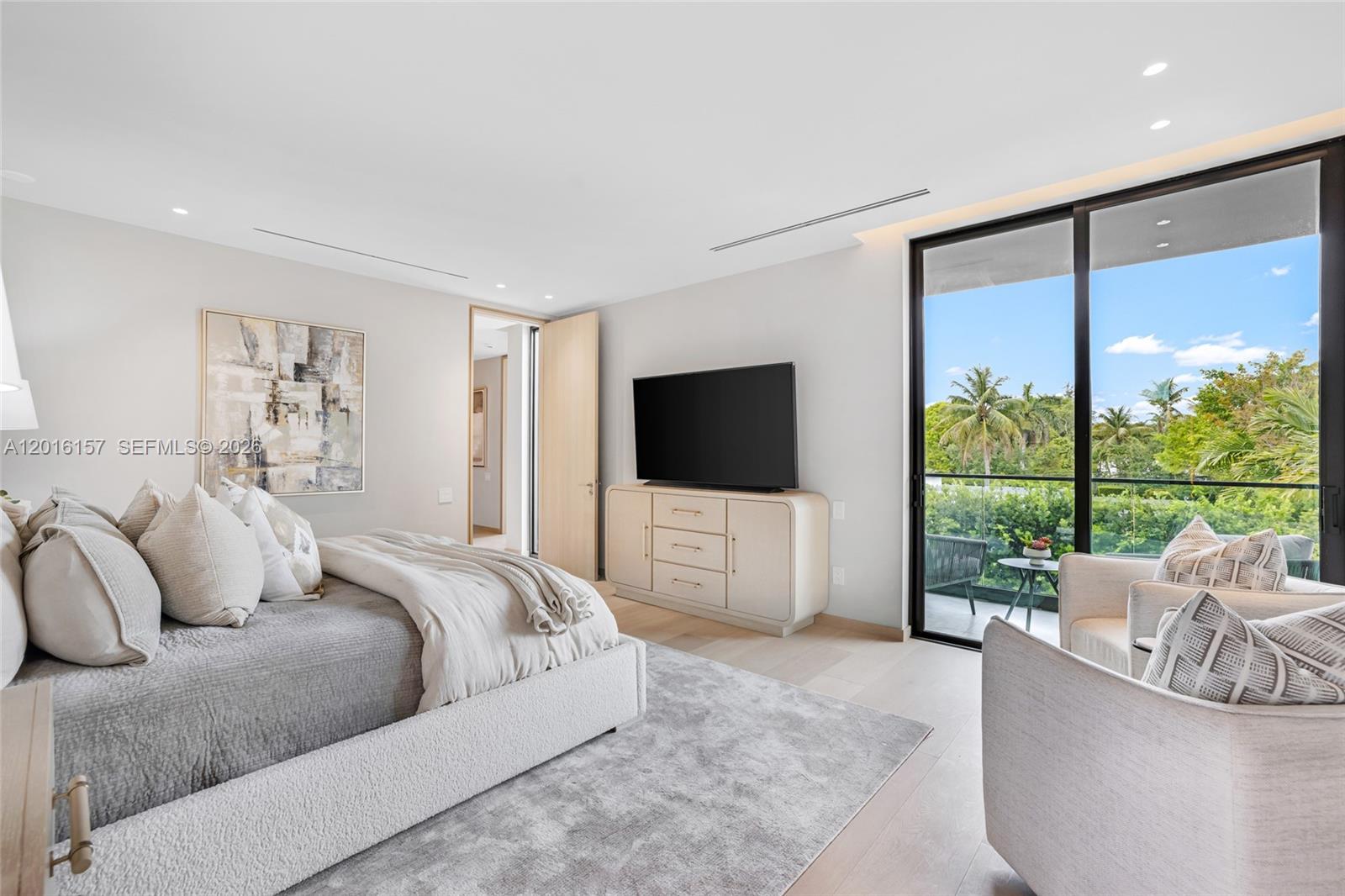 4550 N Jefferson Ave Miami Beach, FL 33140