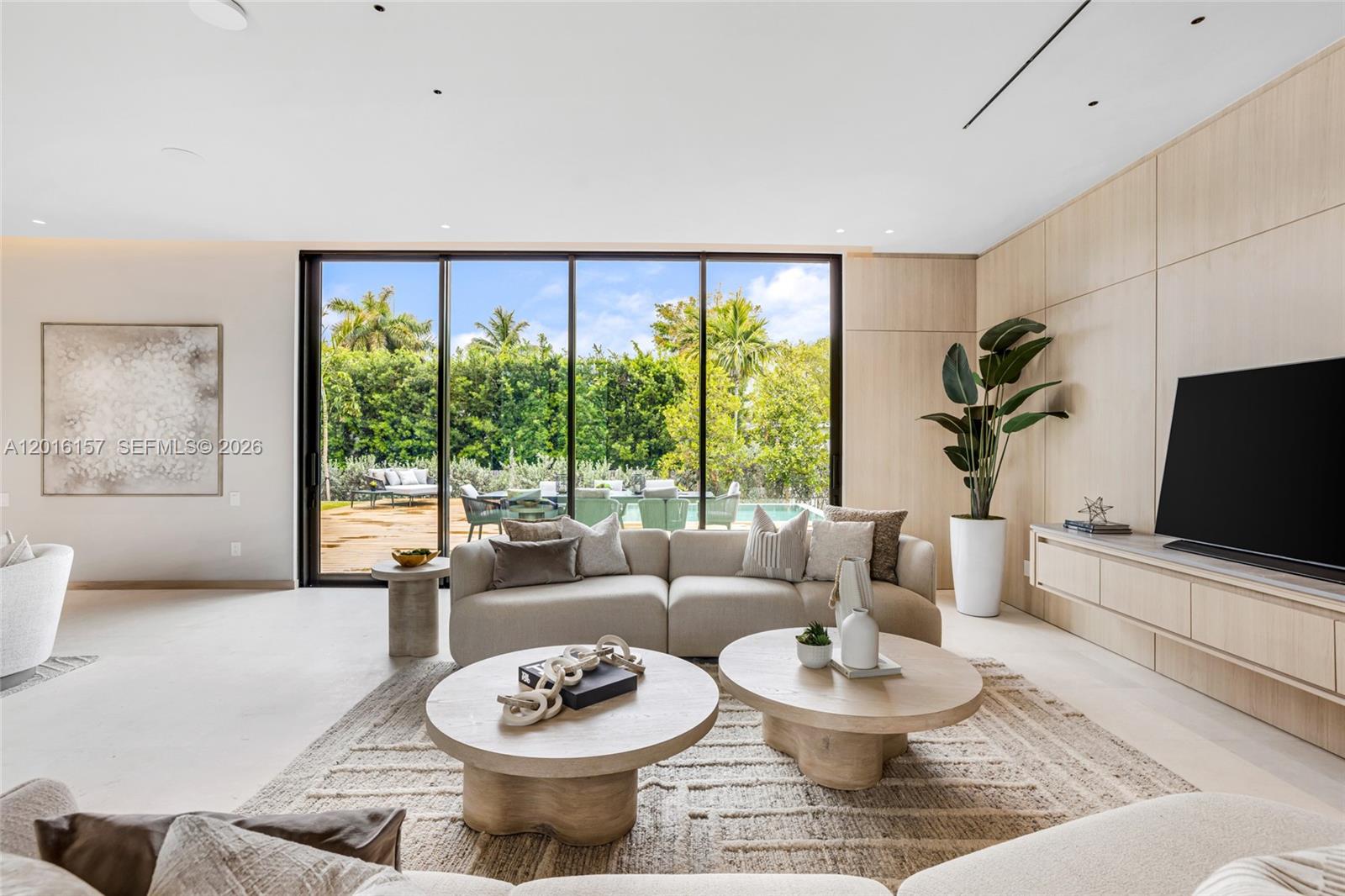 4550 N Jefferson Ave Miami Beach, FL 33140