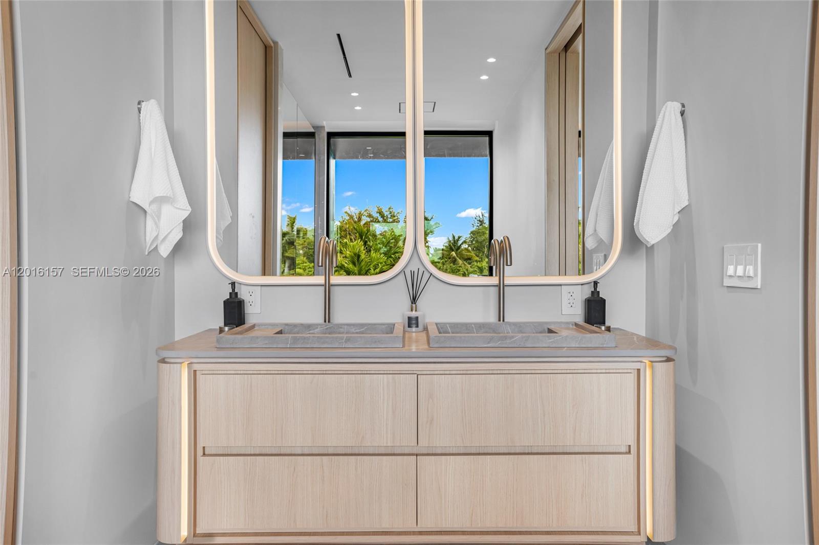 4550 N Jefferson Ave Miami Beach, FL 33140
