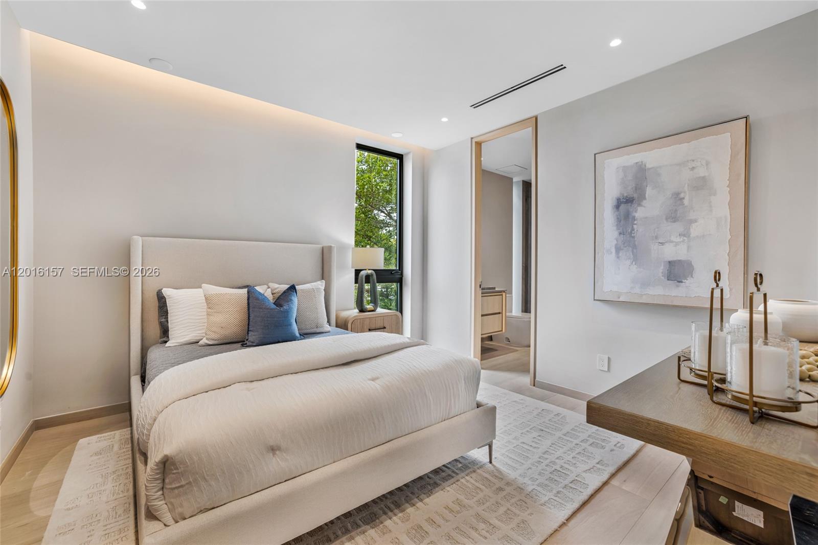 4550 N Jefferson Ave Miami Beach, FL 33140
