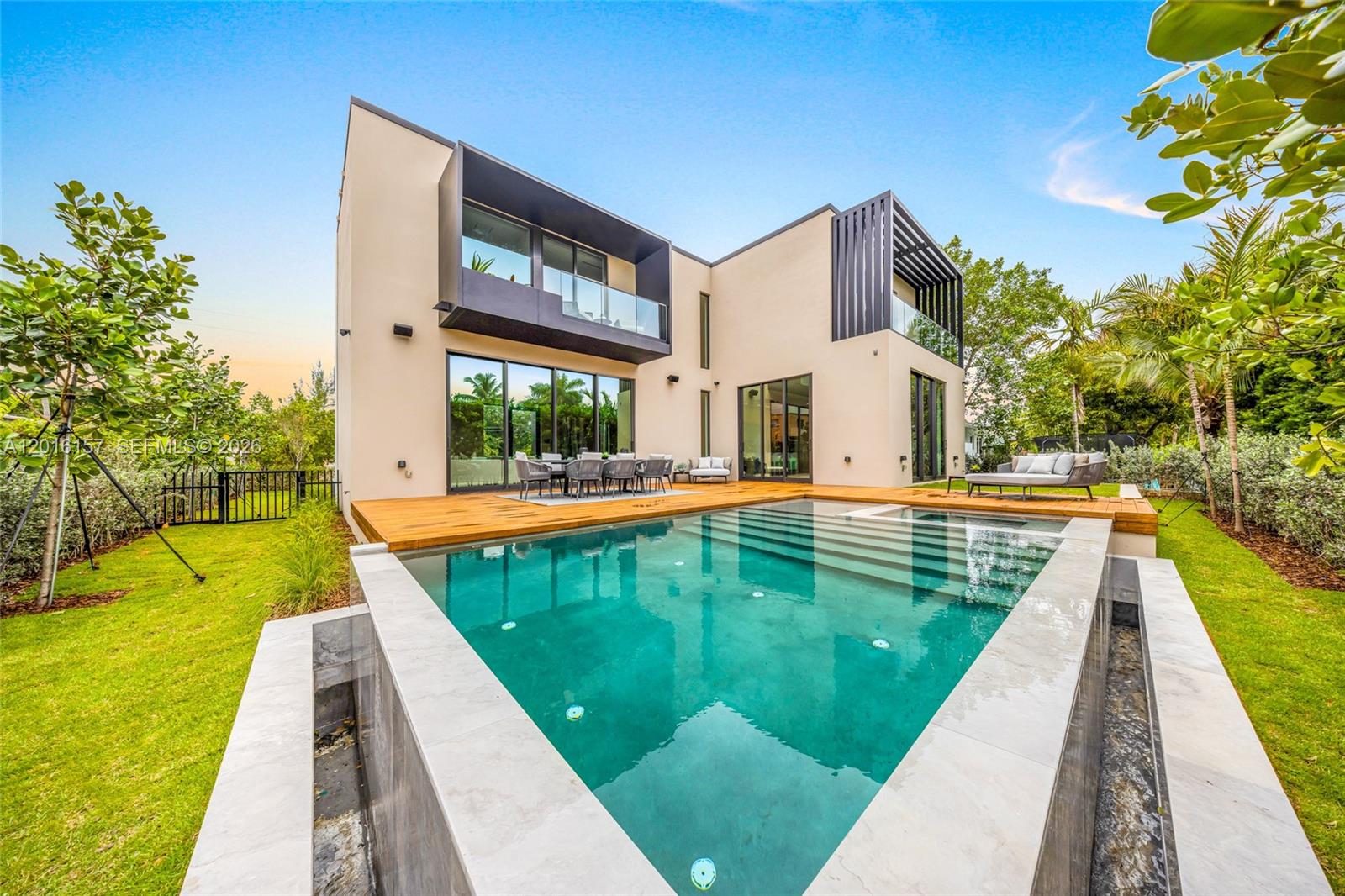 4550 N Jefferson Ave Miami Beach, FL 33140