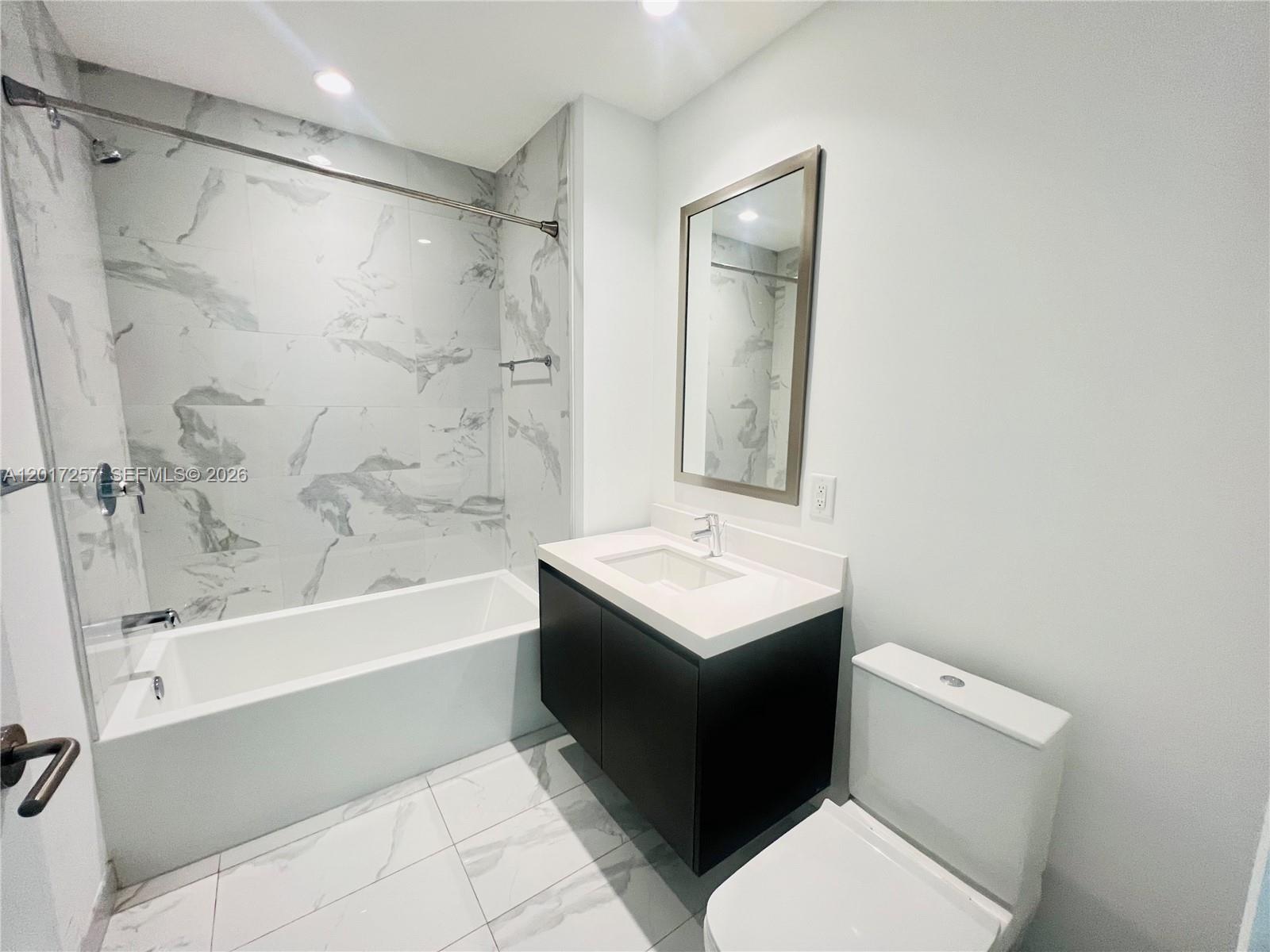 851 NE 1st Ave #2808 Miami, FL 33132