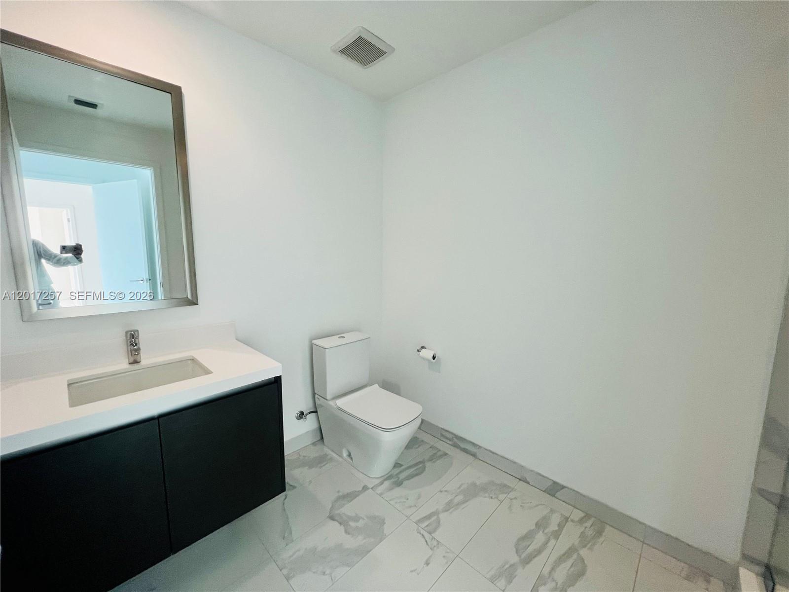 851 NE 1st Ave #2808 Miami, FL 33132