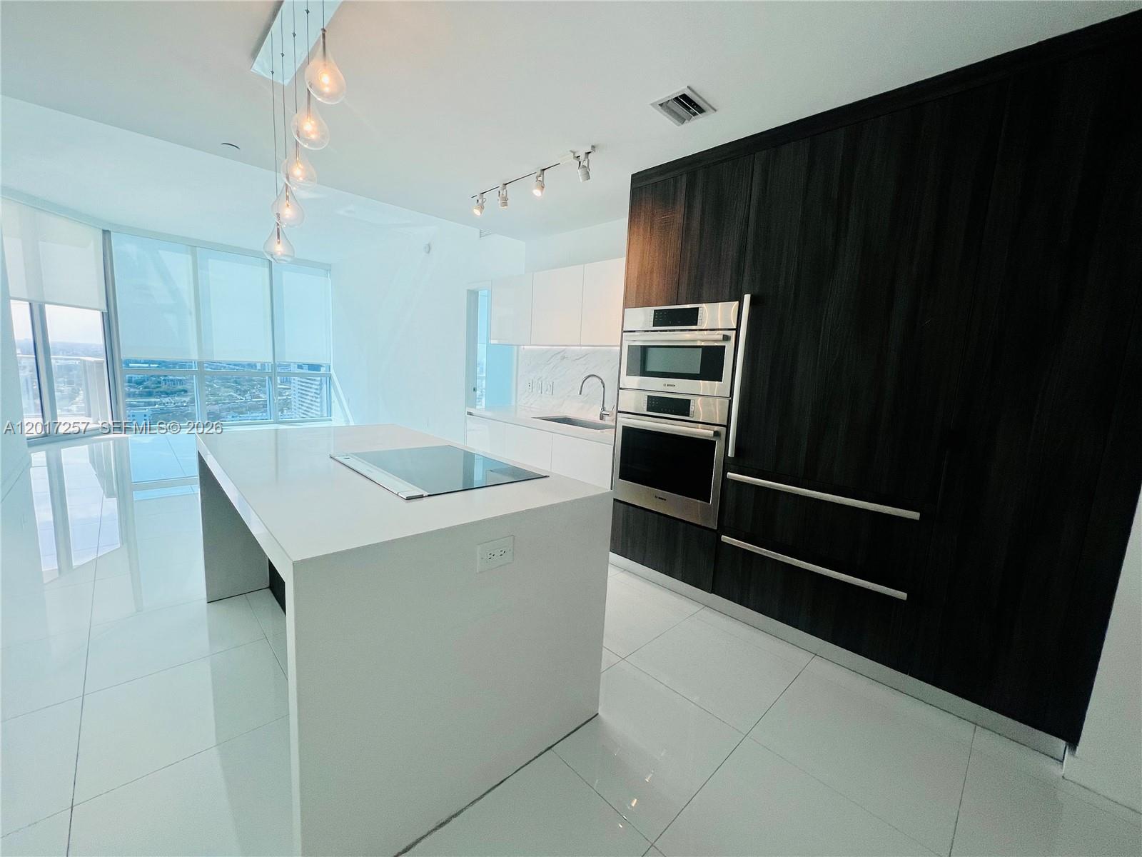 851 NE 1st Ave #2808 Miami, FL 33132