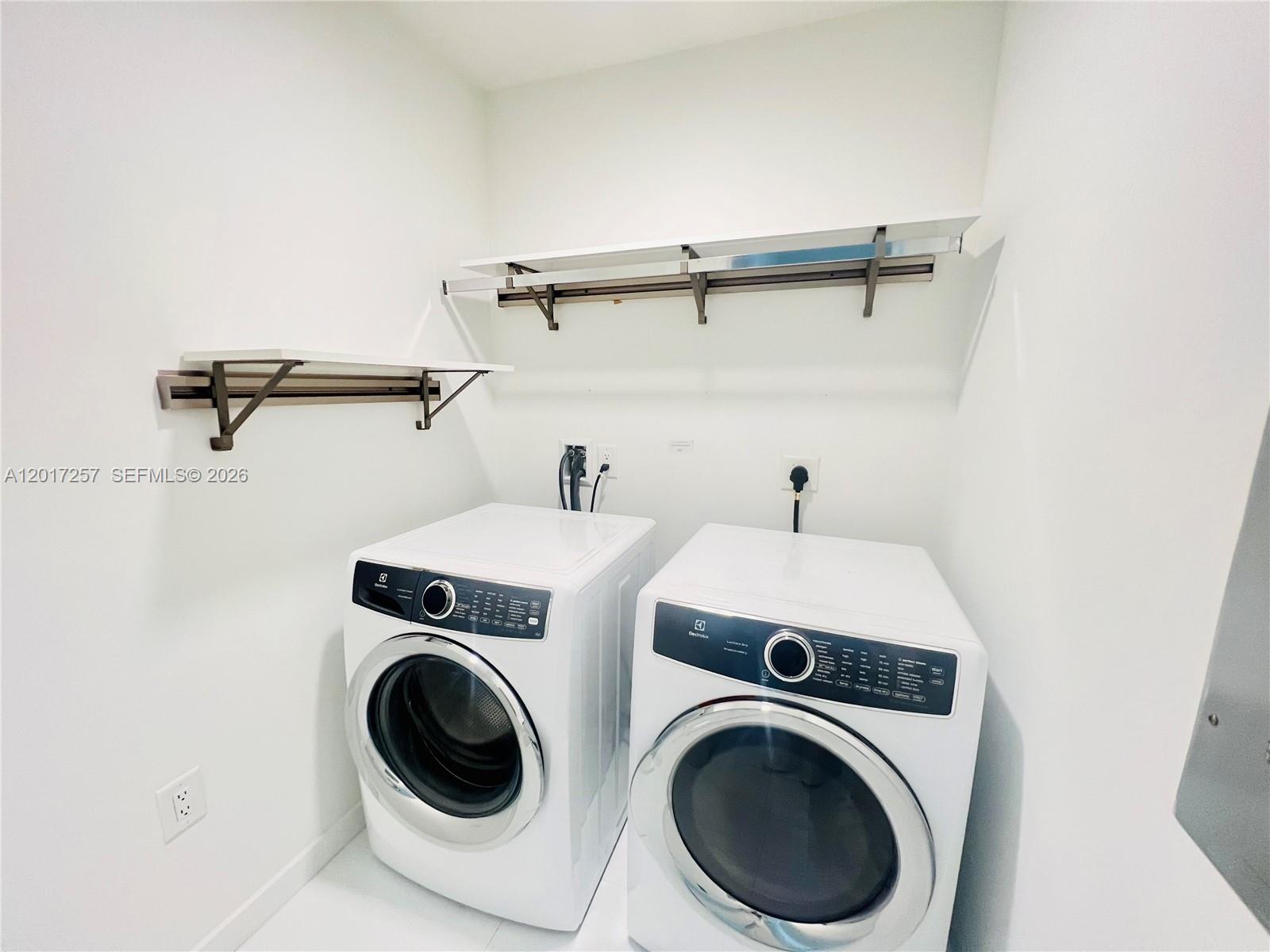 851 NE 1st Ave #2808 Miami, FL 33132