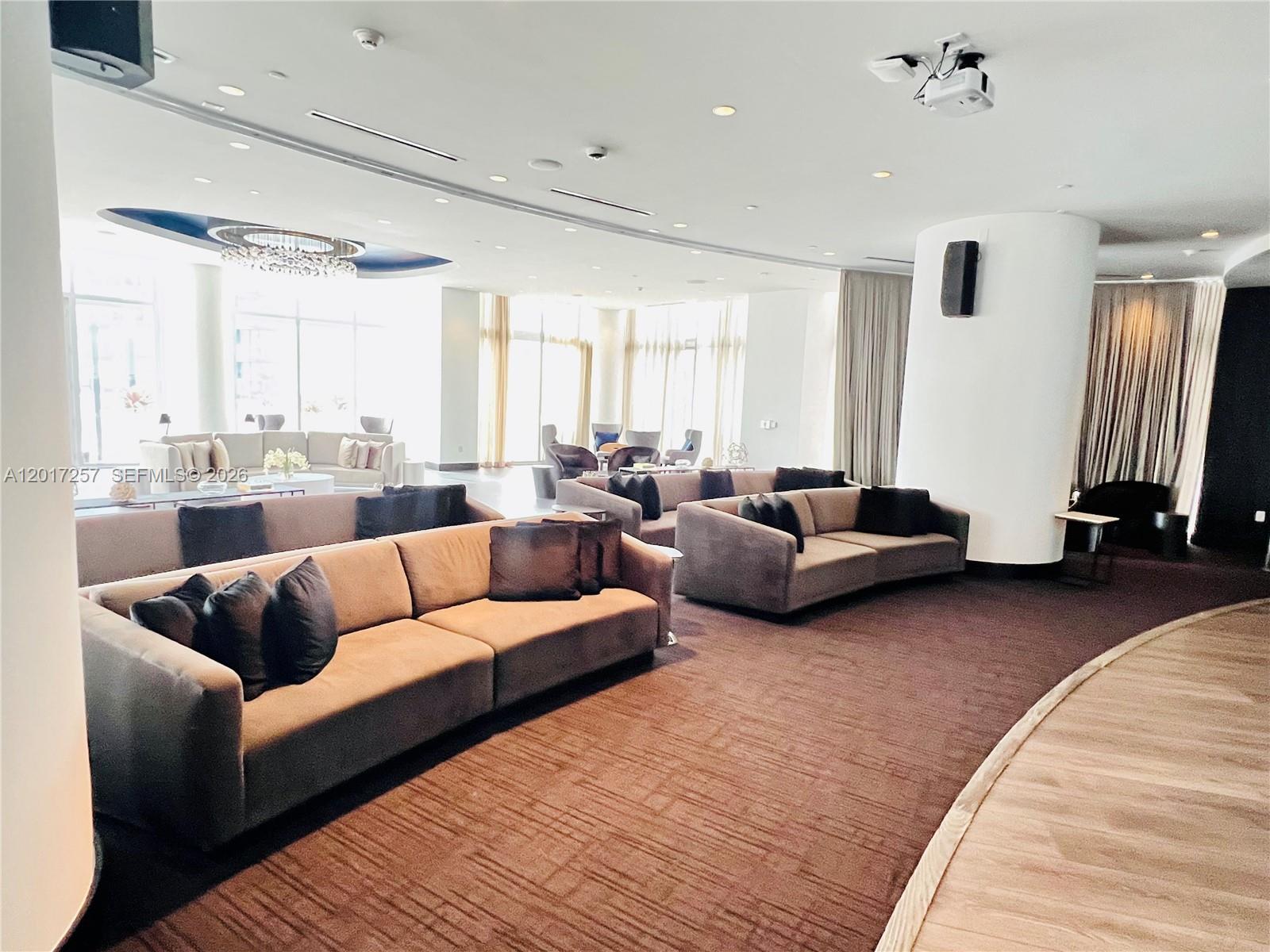 851 NE 1st Ave #2808 Miami, FL 33132