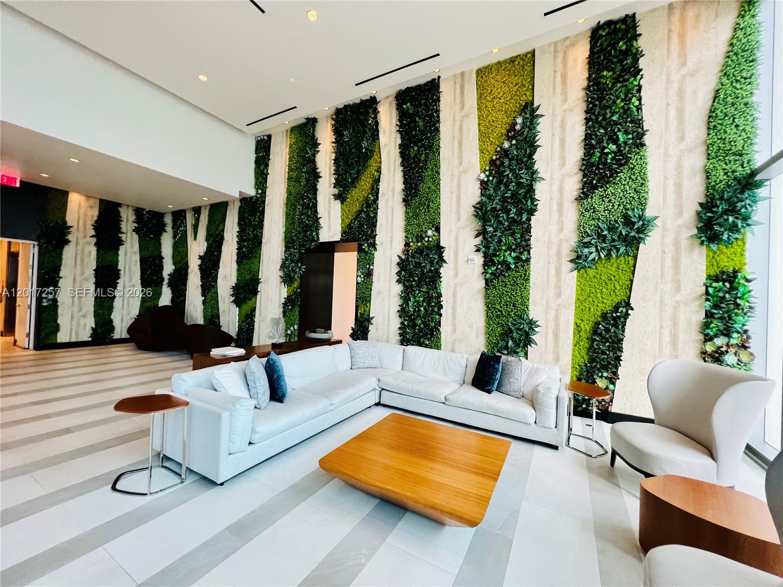 851 NE 1st Ave #2808 Miami, FL 33132