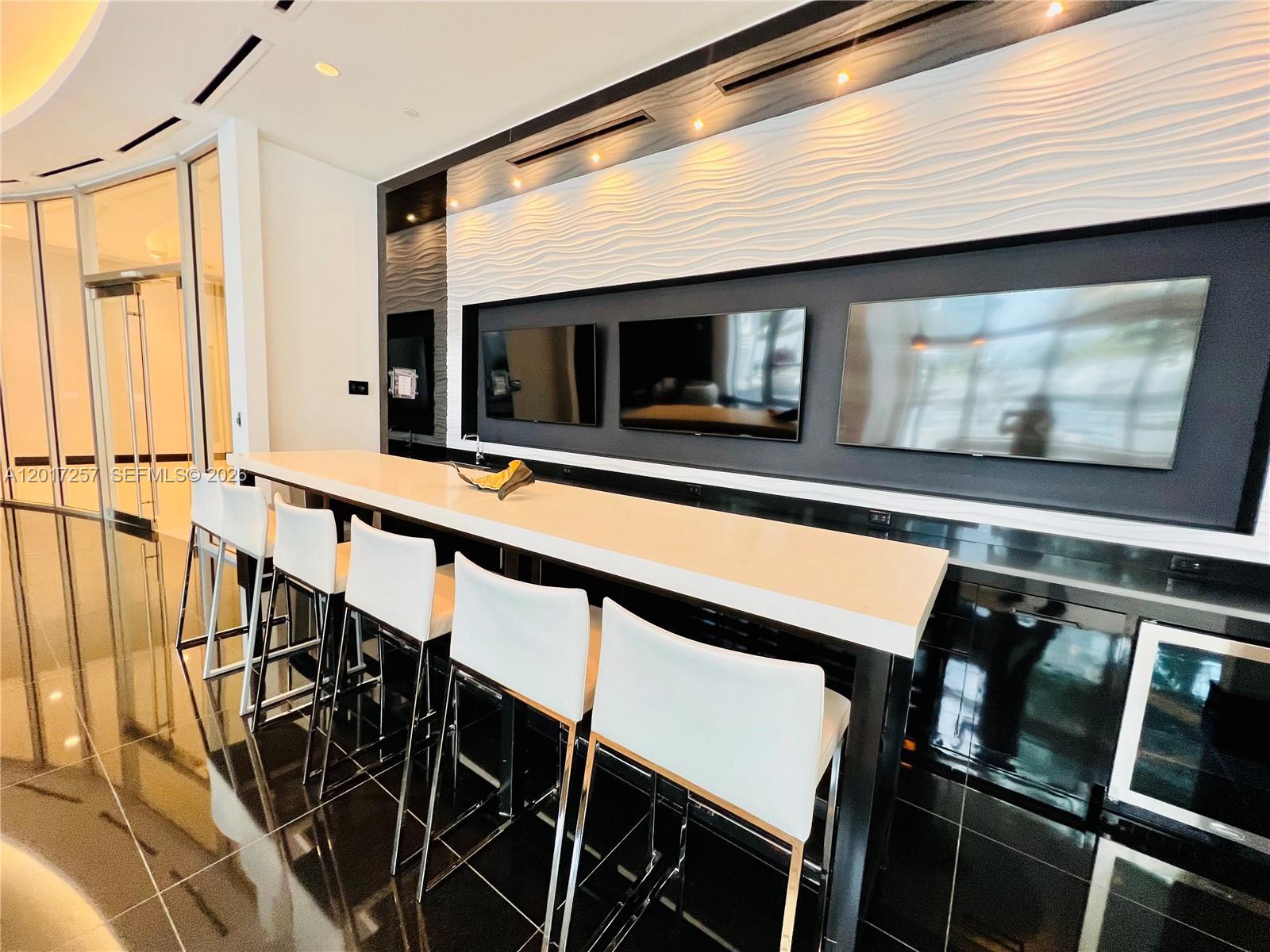 851 NE 1st Ave #2808 Miami, FL 33132