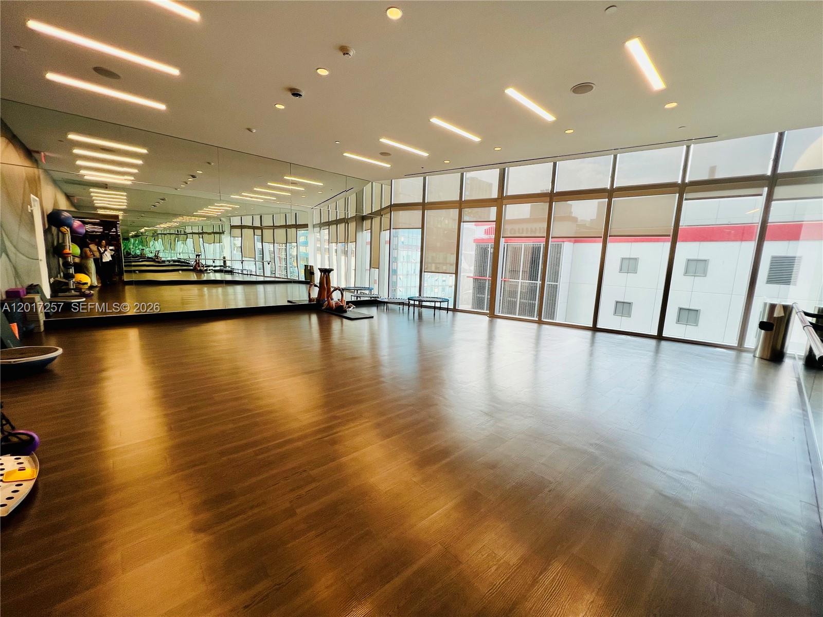 851 NE 1st Ave #2808 Miami, FL 33132