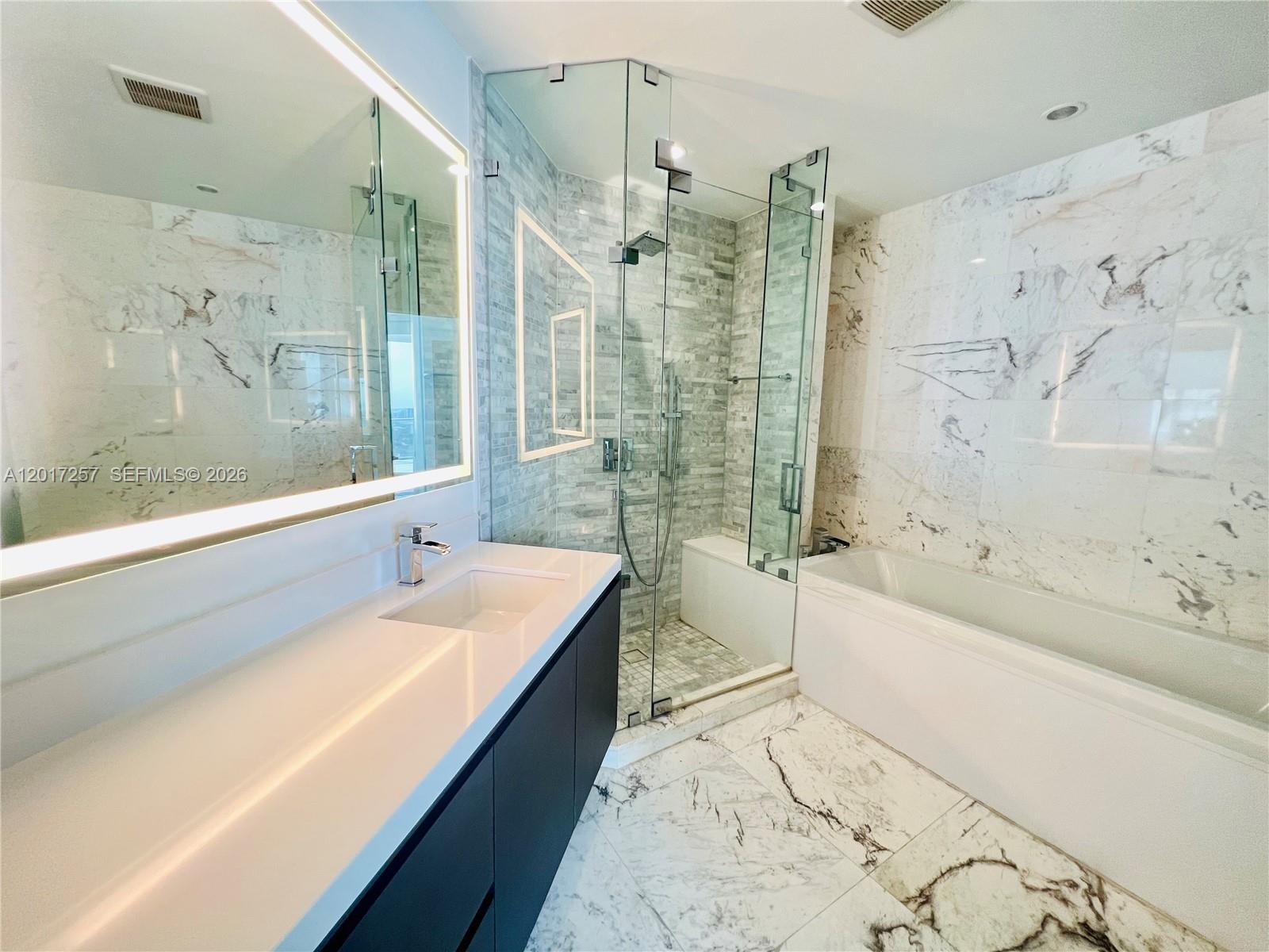 851 NE 1st Ave #2808 Miami, FL 33132