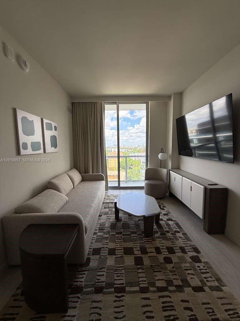 1611 SW 2nd Ave #911 Miami, FL 33129