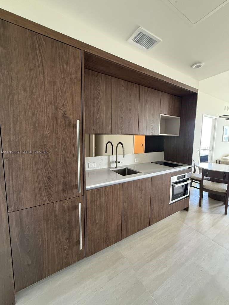 1611 SW 2nd Ave #911 Miami, FL 33129
