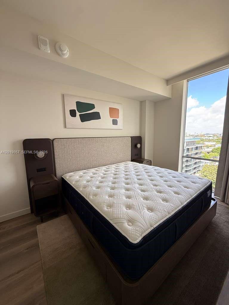 1611 SW 2nd Ave #911 Miami, FL 33129