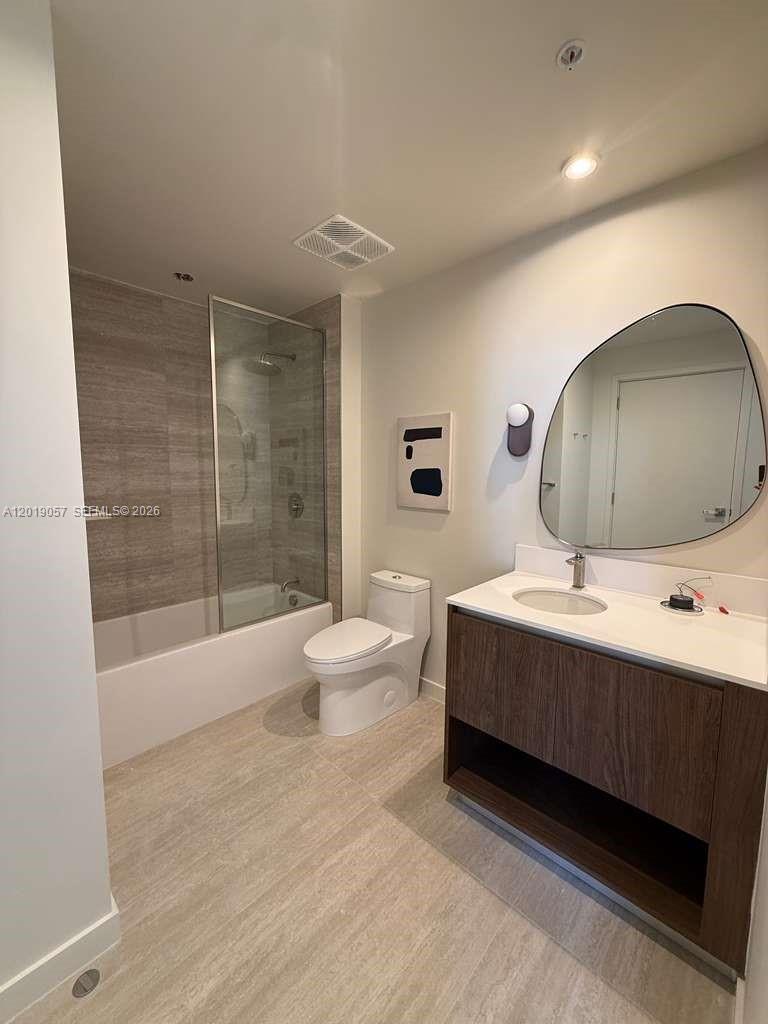 1611 SW 2nd Ave #911 Miami, FL 33129