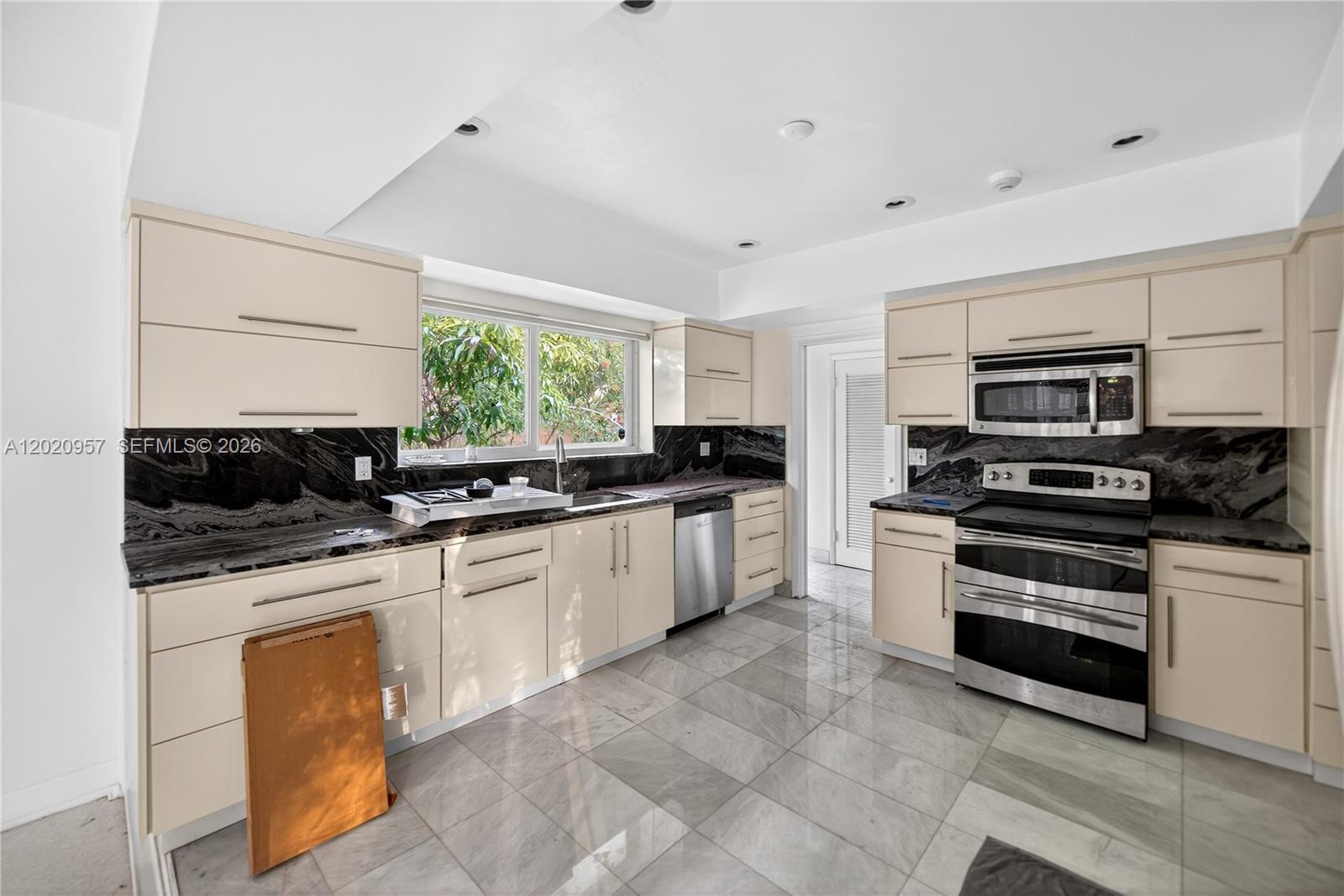 1100 N Shore Dr #1 Miami Beach, FL 33141