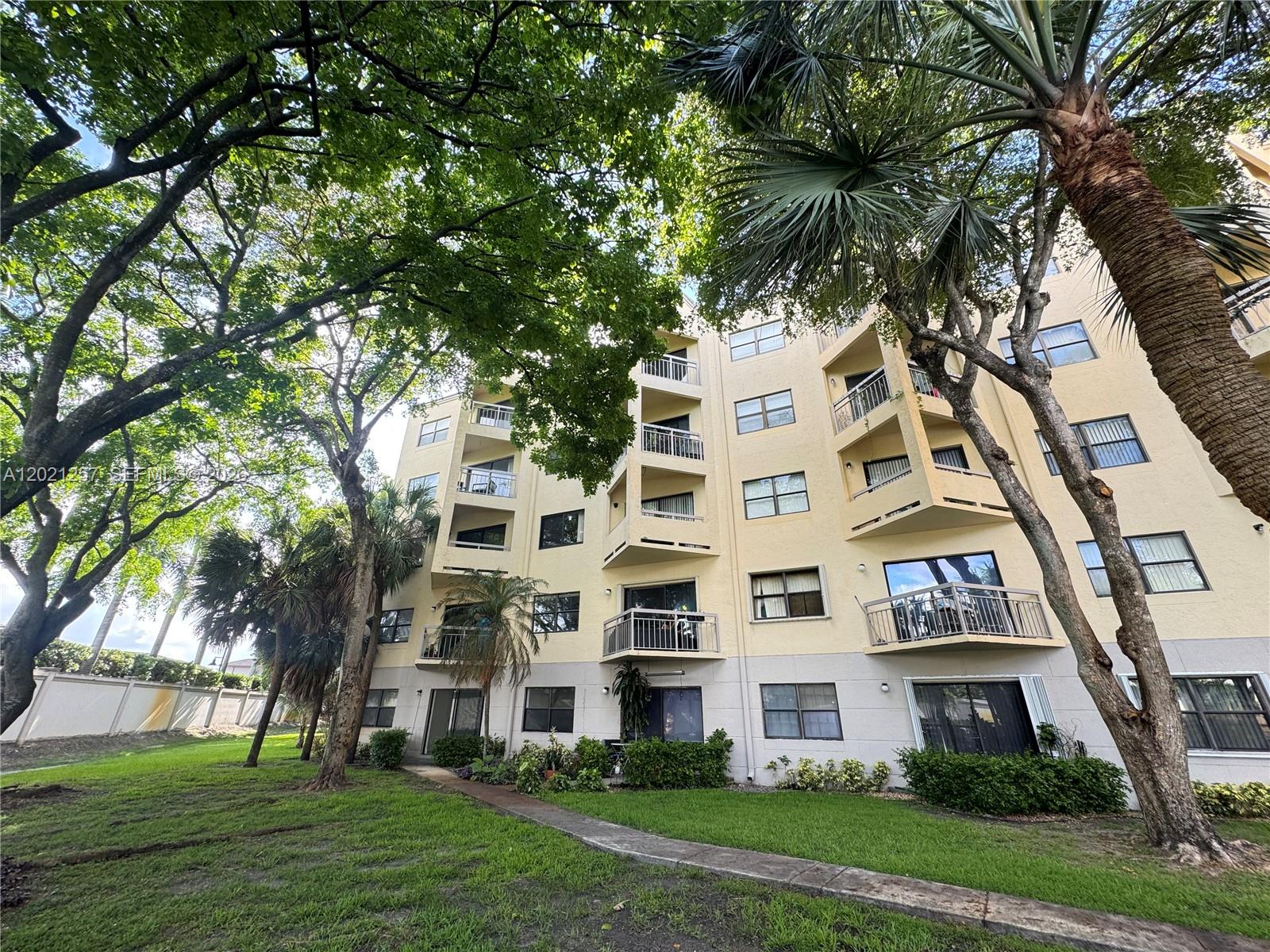 8290 Lake Dr #130