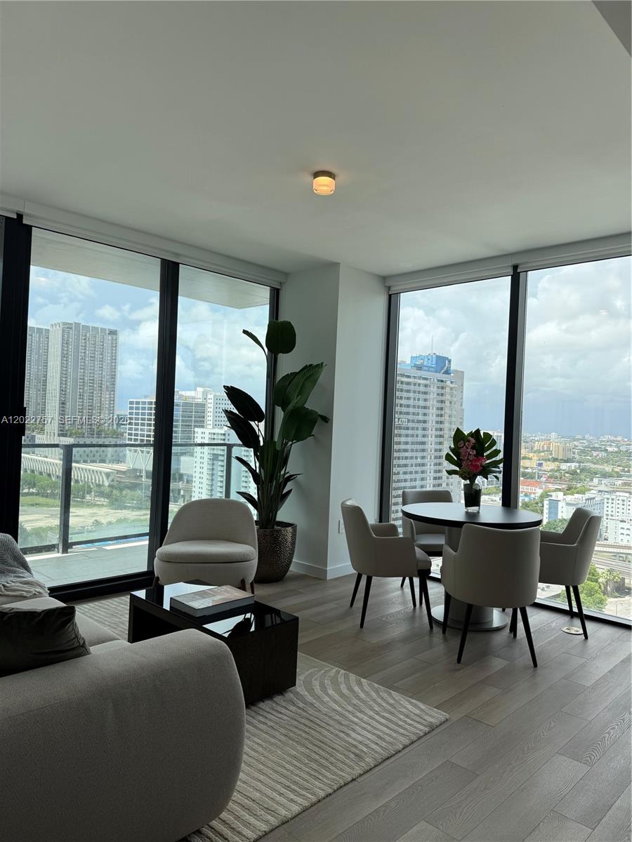 20 NE 11th St #3506 Miami, FL 331