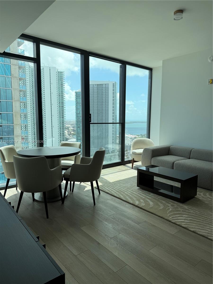 20 NE 11th St #3506 Miami, FL 331