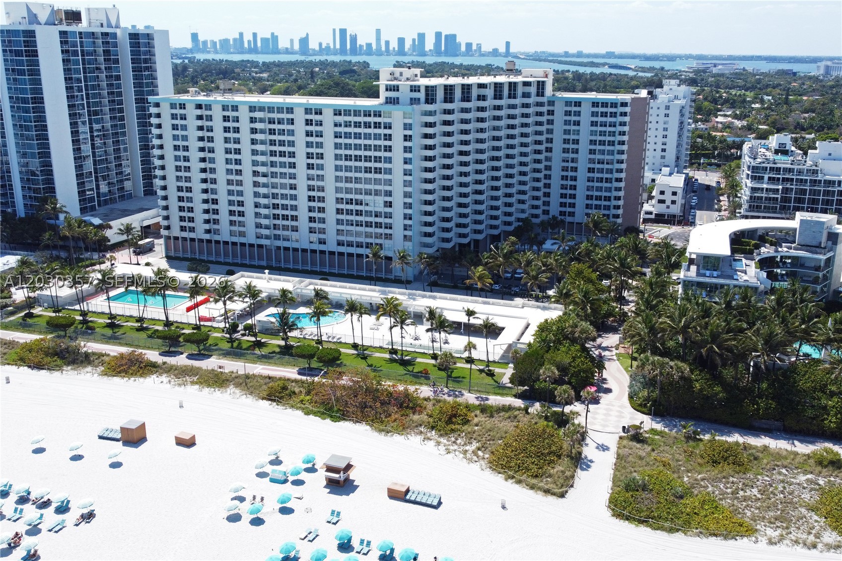 2899 Collins Ave #642