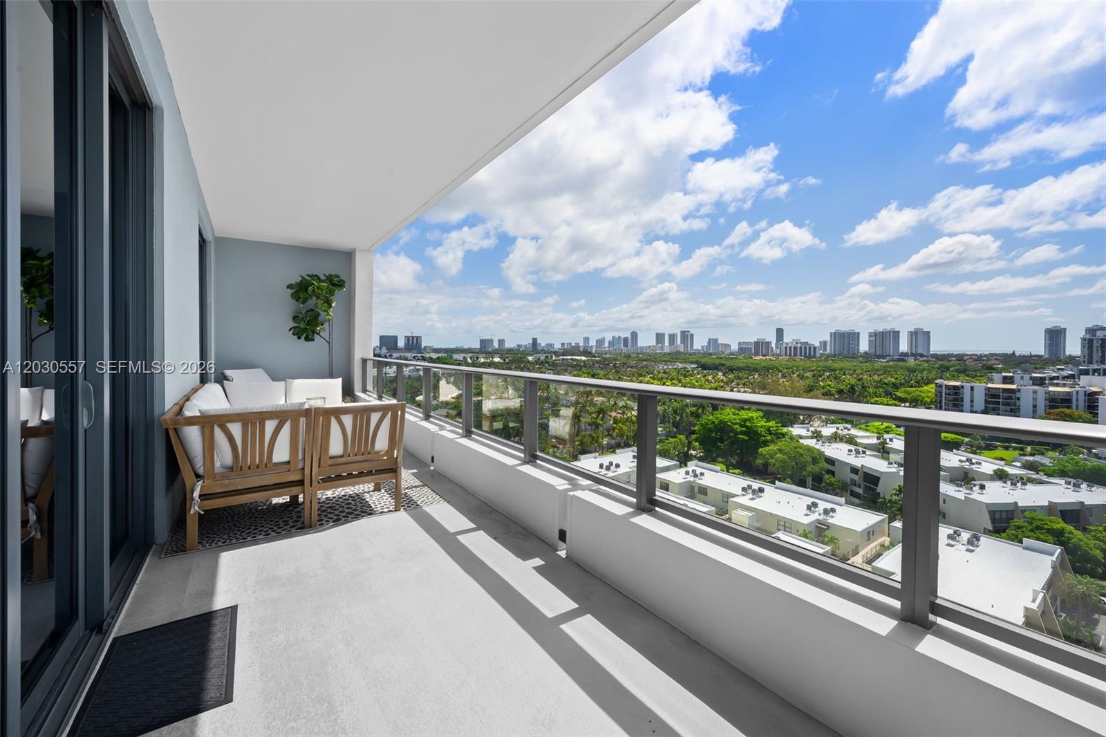 2960 NE 207th #10 Aventura, FL 33180