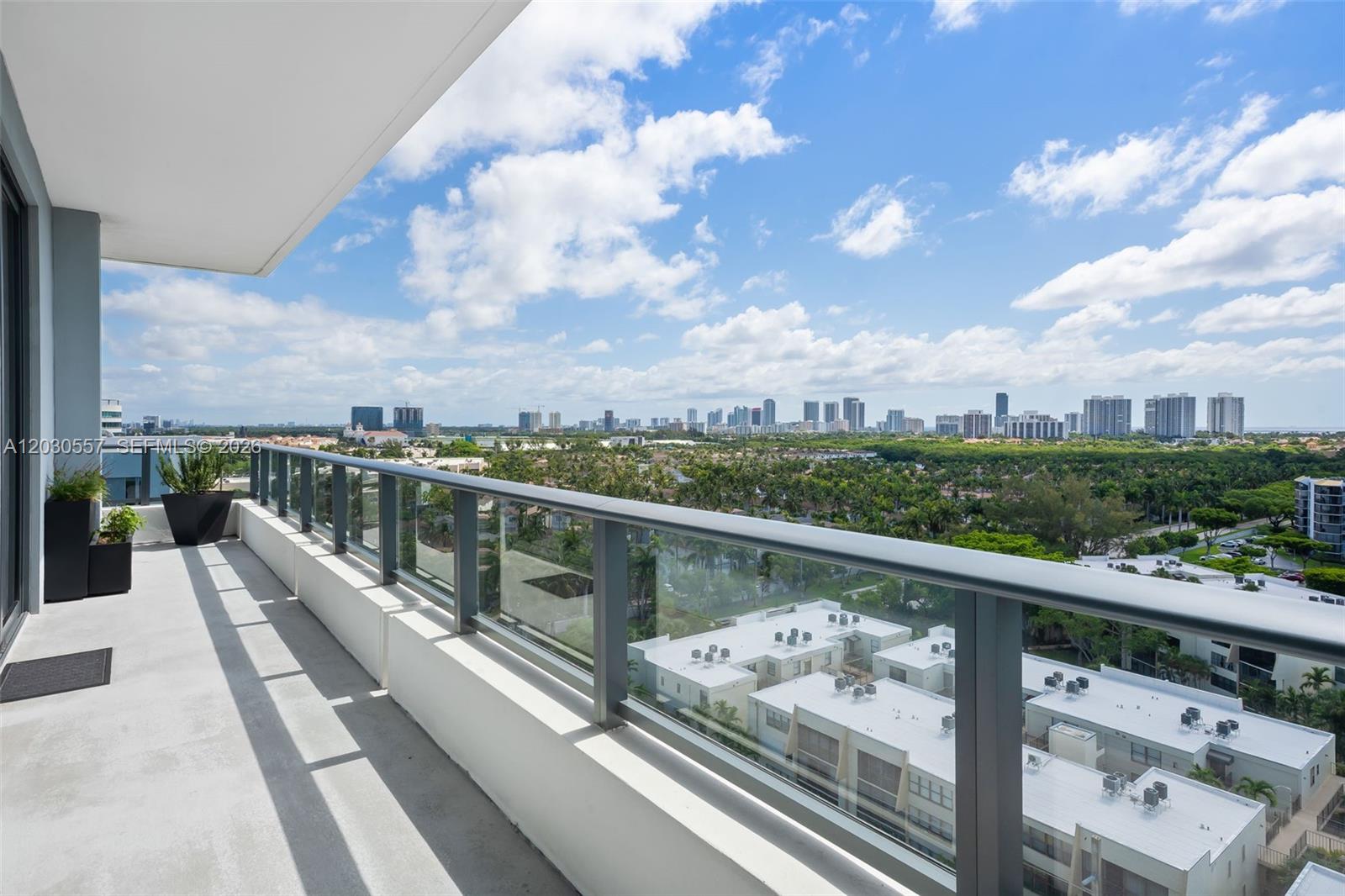 2960 NE 207th #10 Aventura, FL 33180