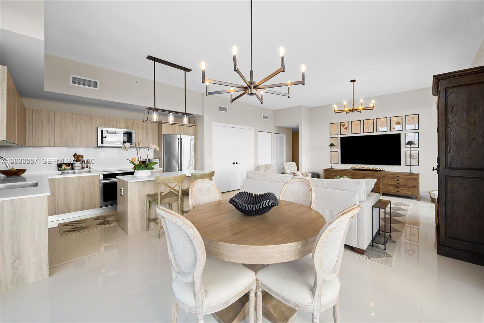 2960 NE 207th #10 Aventura, FL 33180