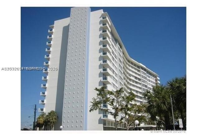 7441 Wayne Ave #2O
