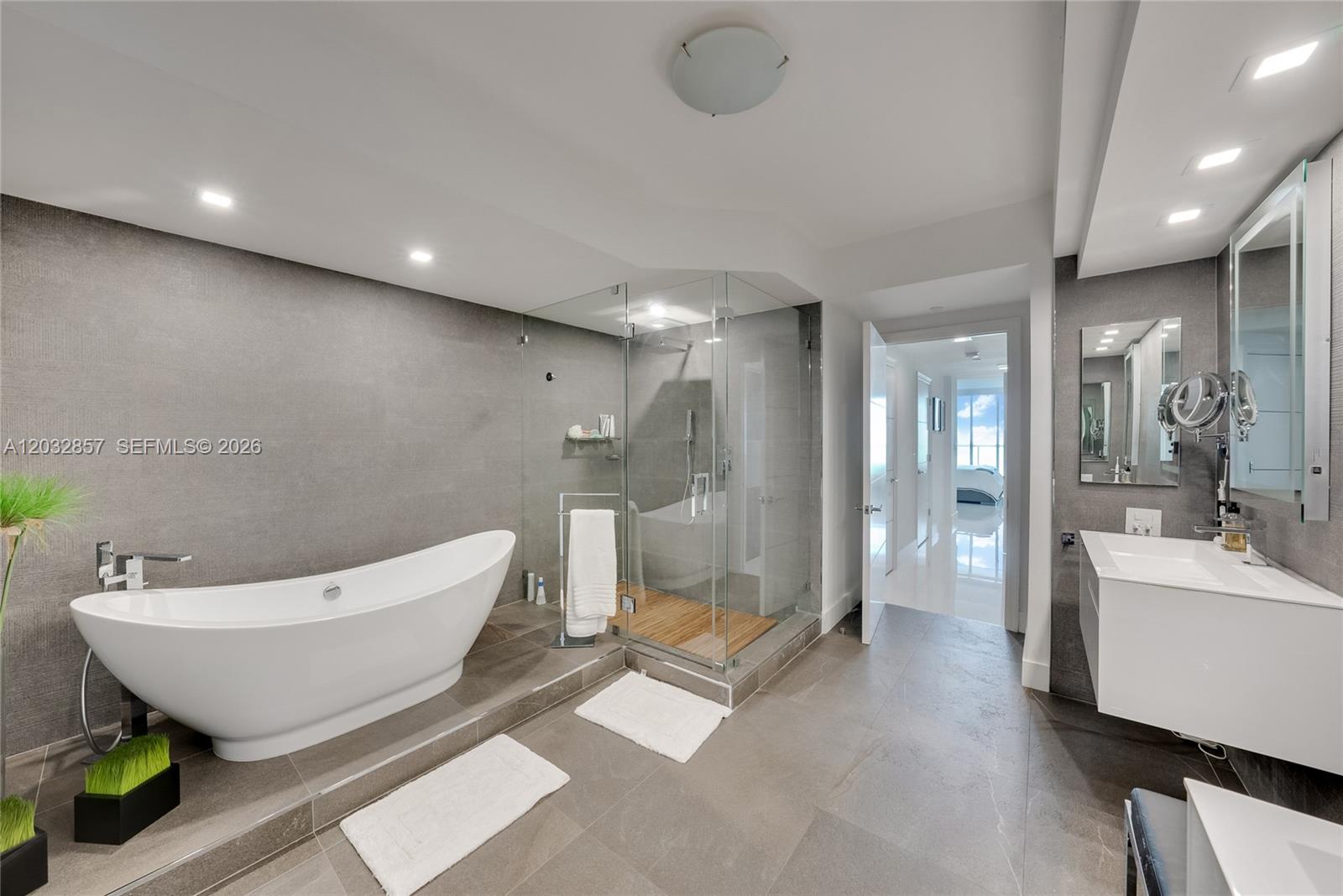 3201 NE 183rd #1806 Aventura, FL 33160