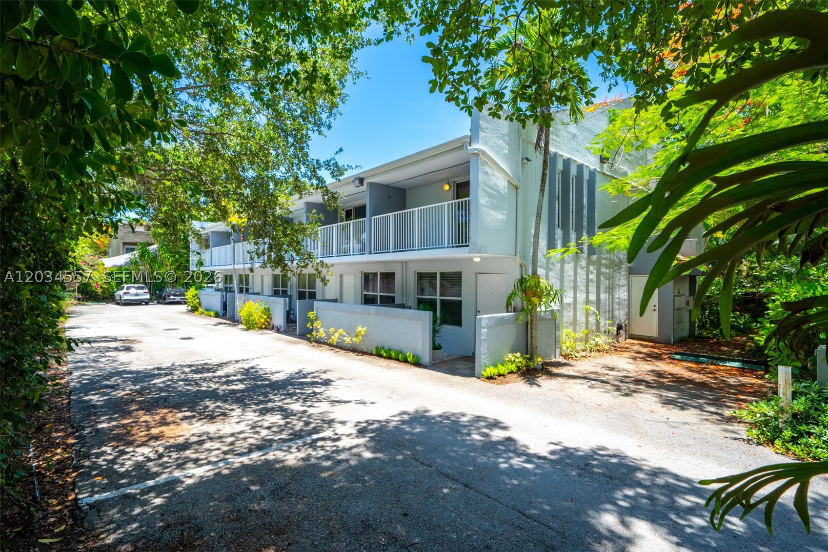 3025 Mary St #1