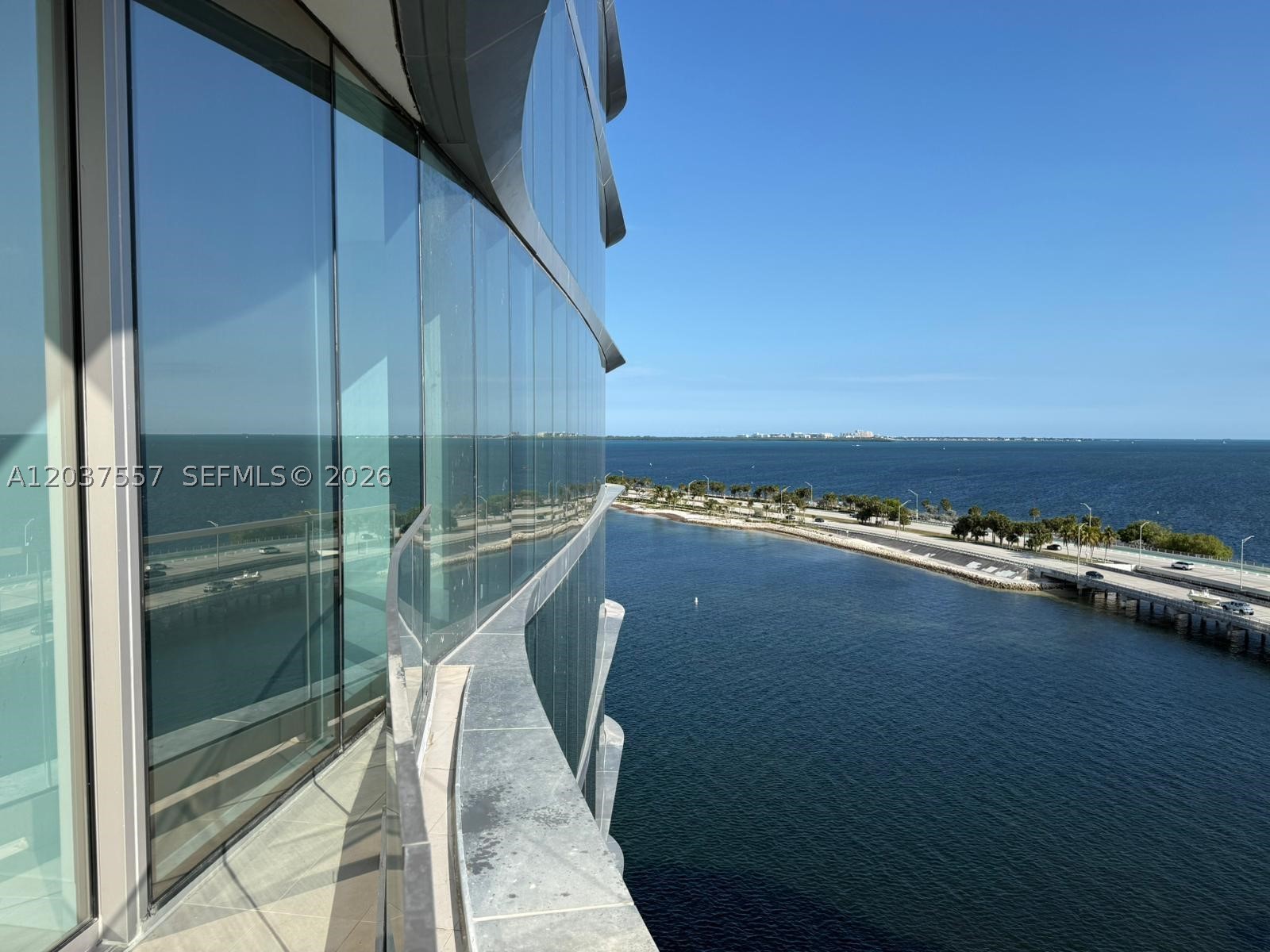 175 SE 25th Rd #903 Miami, FL 33129