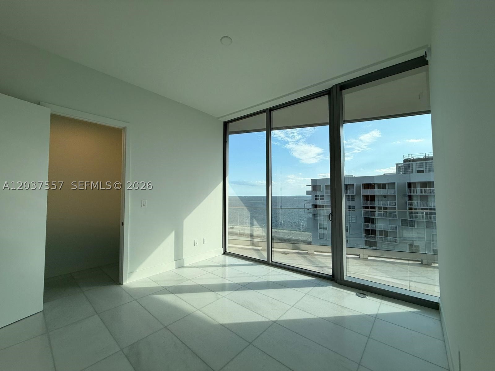 175 SE 25th Rd #903 Miami, FL 33129