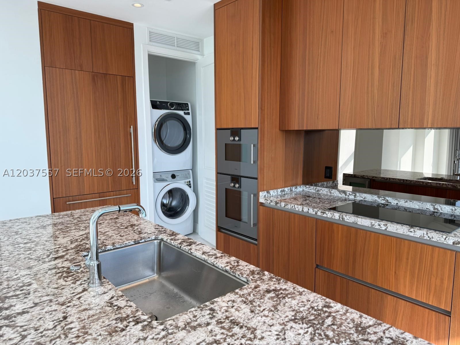 175 SE 25th Rd #903 Miami, FL 33129