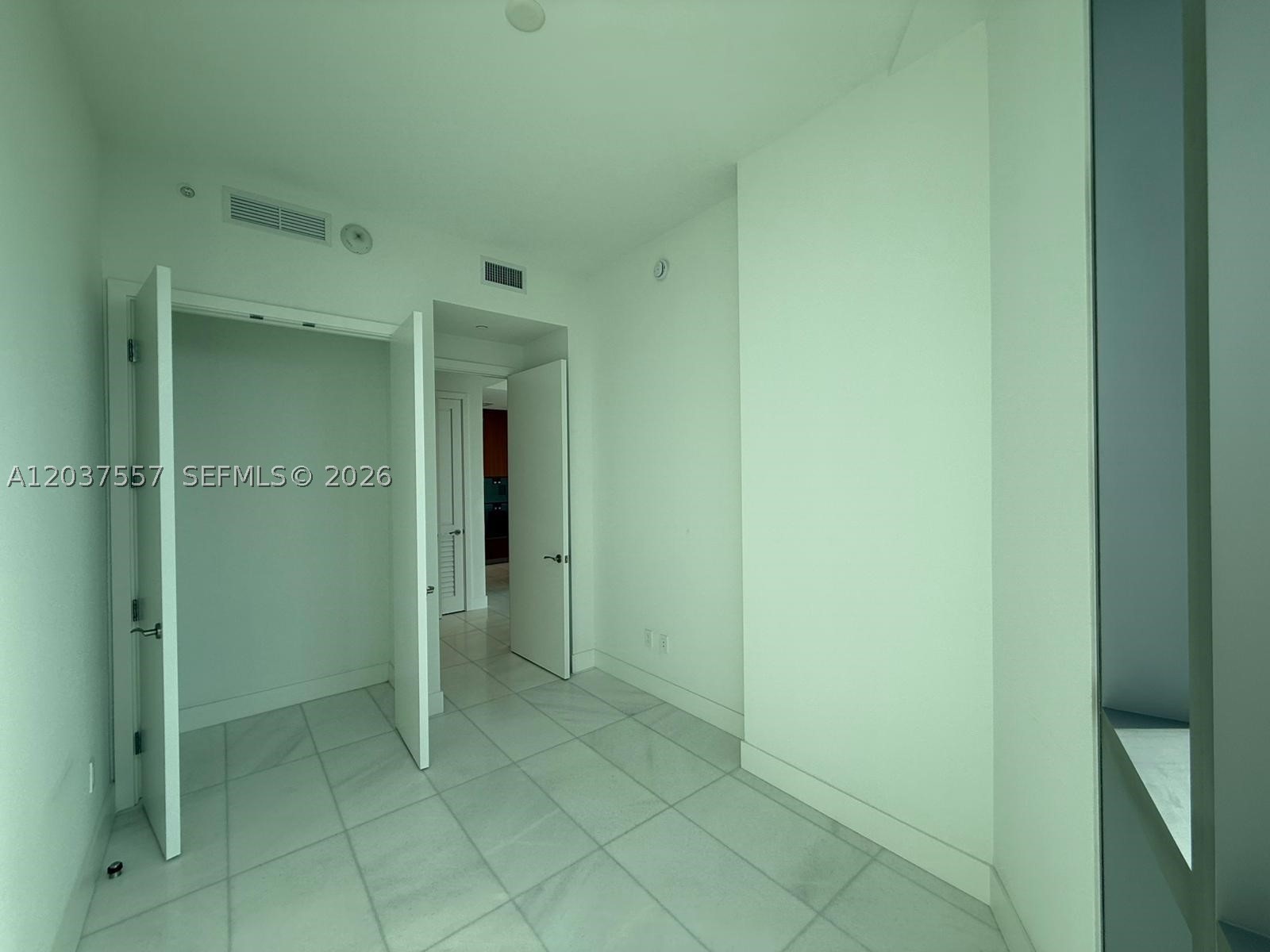 175 SE 25th Rd #903 Miami, FL 33129