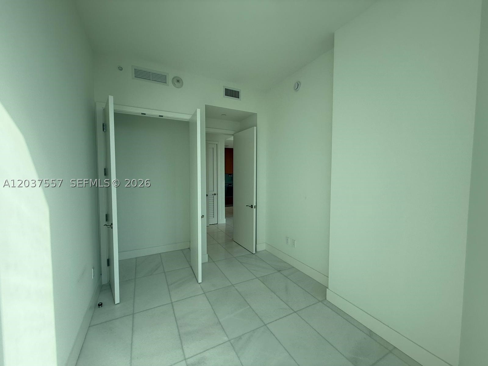 175 SE 25th Rd #903 Miami, FL 33129
