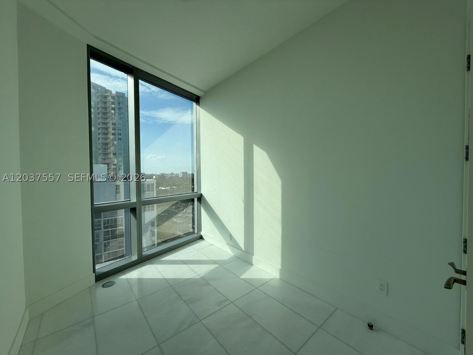 175 SE 25th Rd #903 Miami, FL 33129