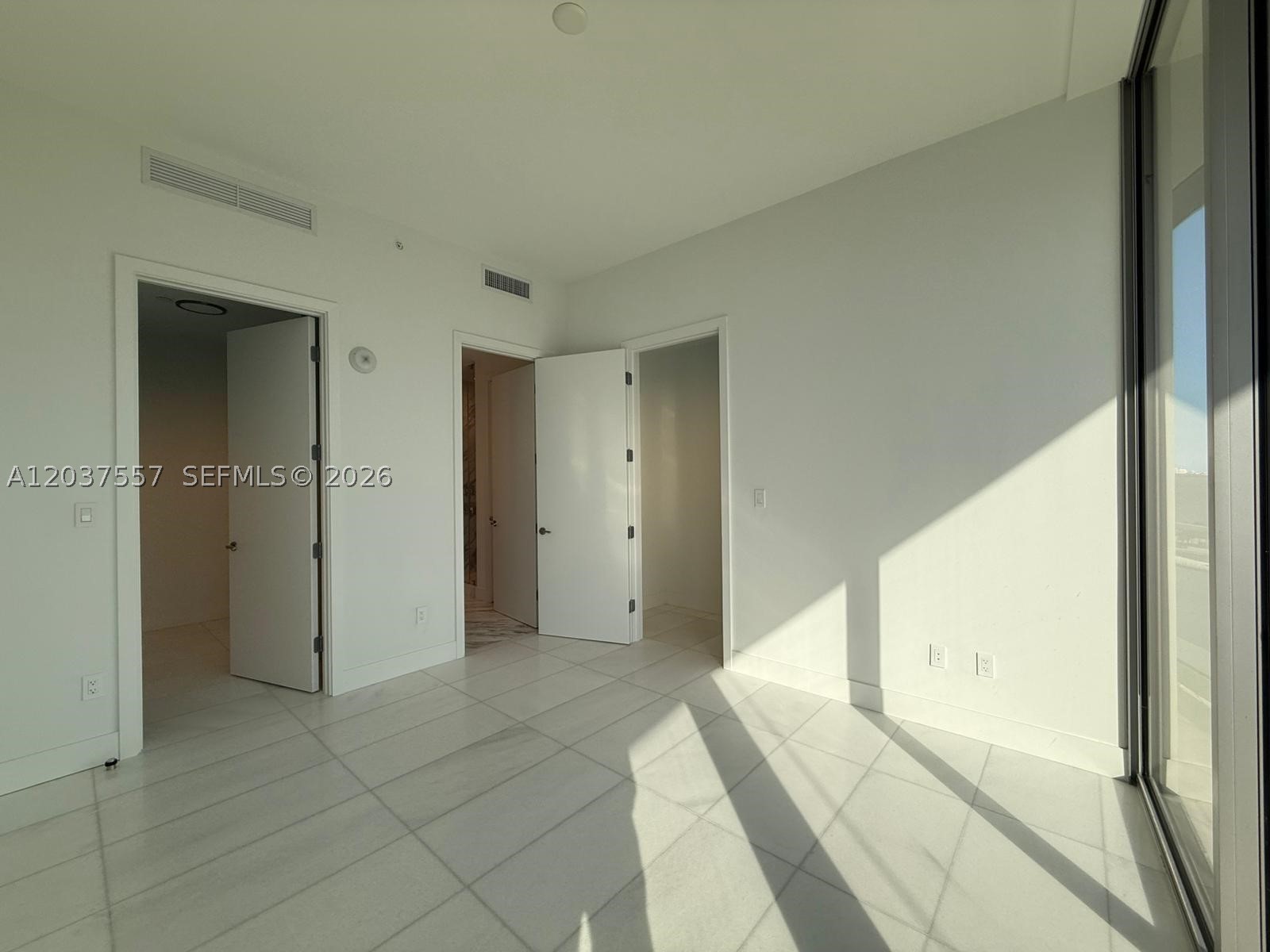 175 SE 25th Rd #903 Miami, FL 33129