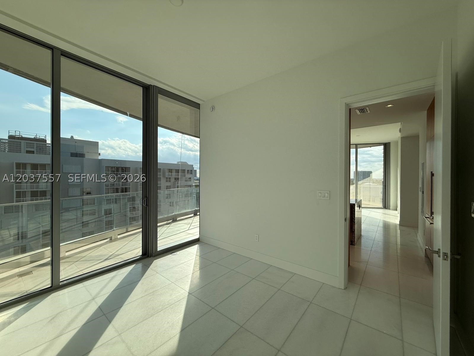 175 SE 25th Rd #903 Miami, FL 33129
