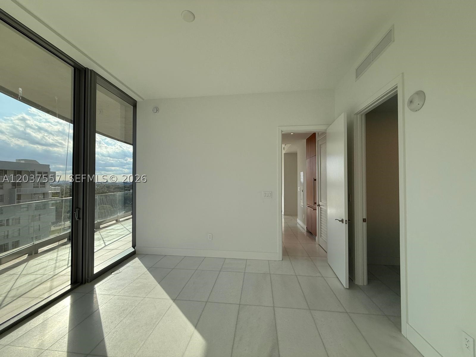 175 SE 25th Rd #903 Miami, FL 33129