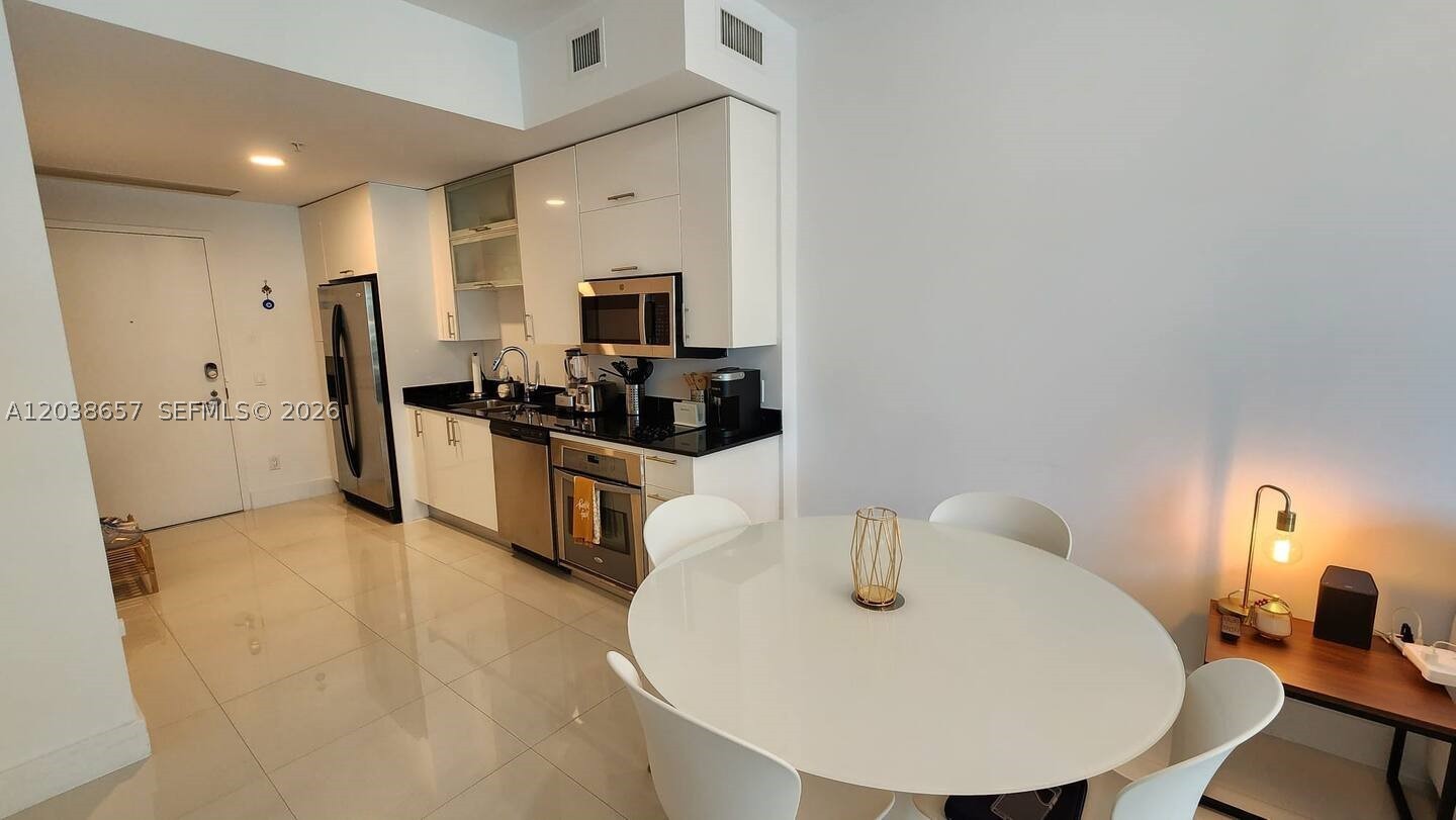 image Infinity at Brickell11