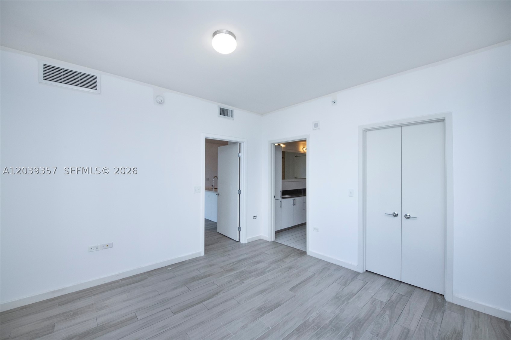 999 SW 1st Ave #2402 Miami, FL 33130