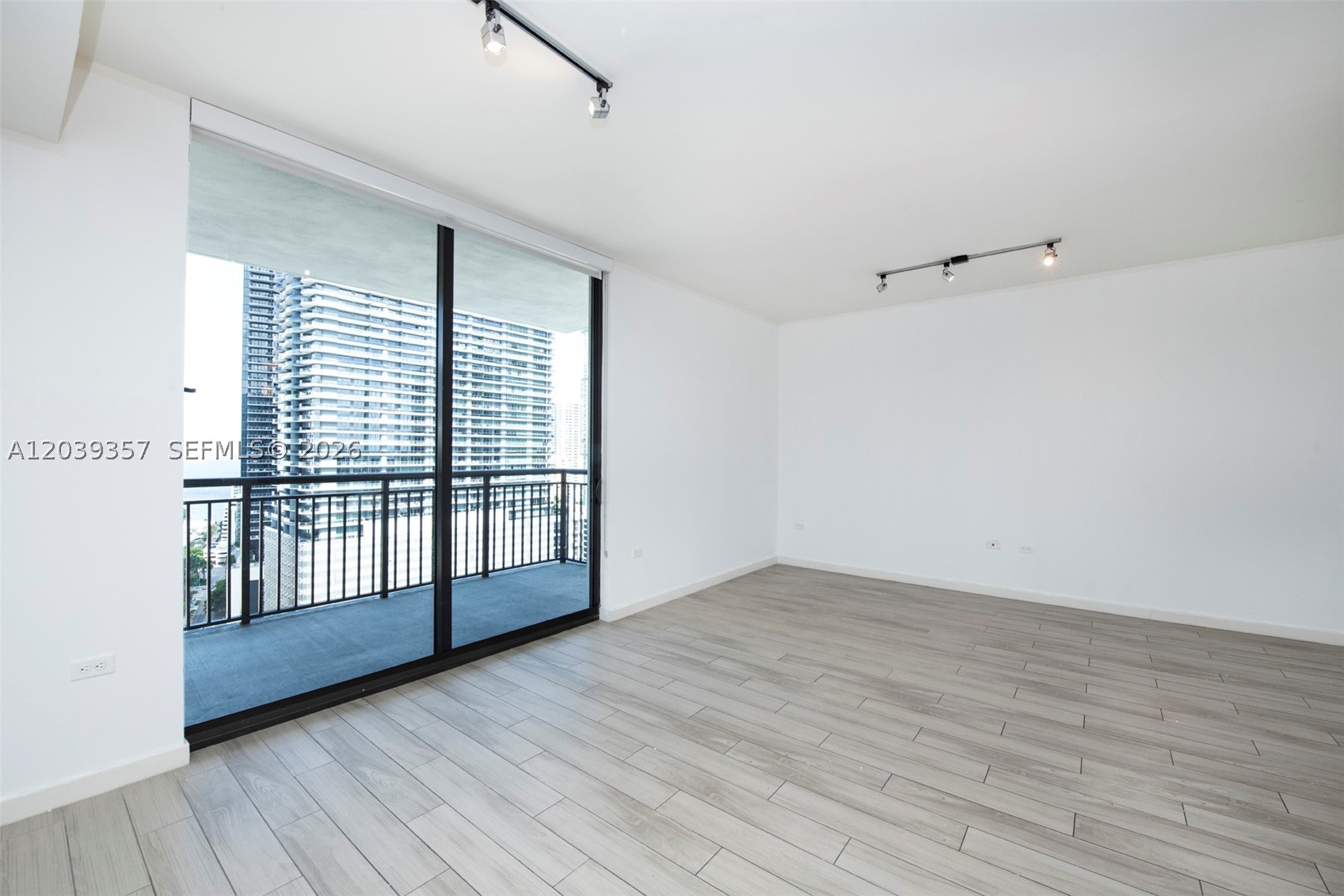 999 SW 1st Ave #2402 Miami, FL 33130