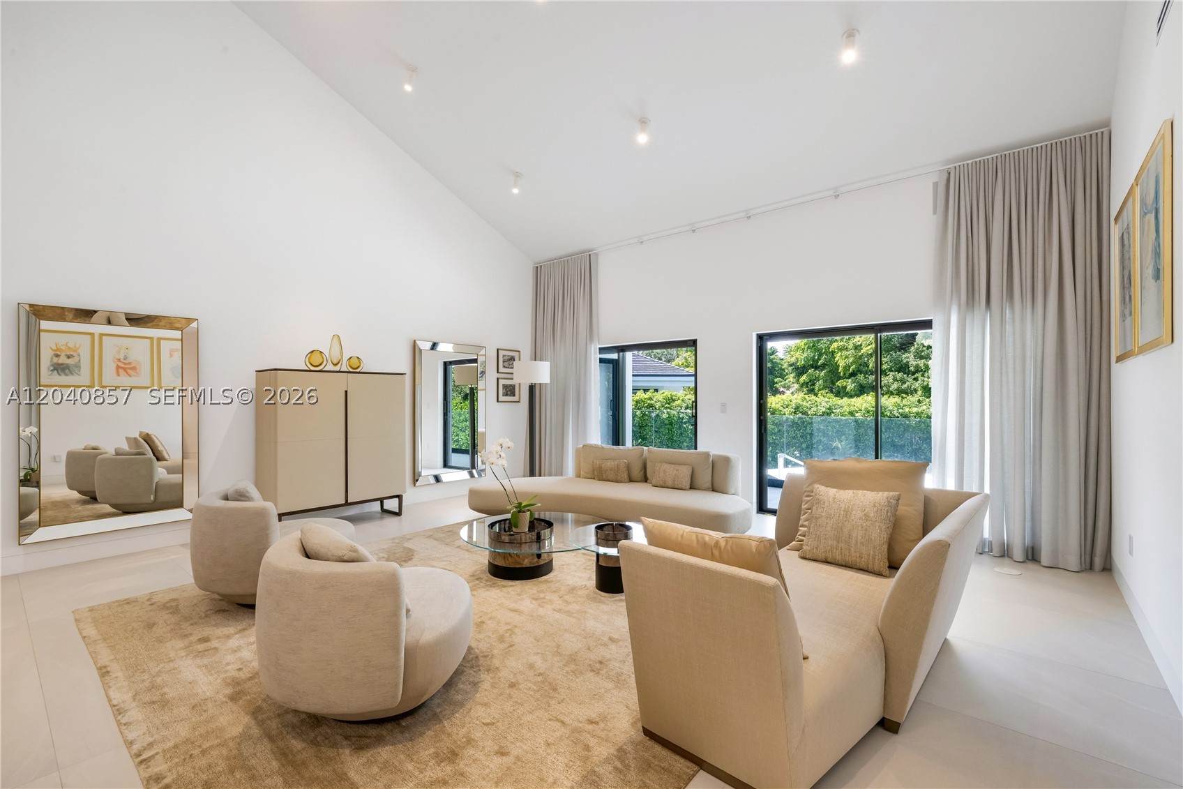 7180 E Lago Dr Coral Gables, FL 33143