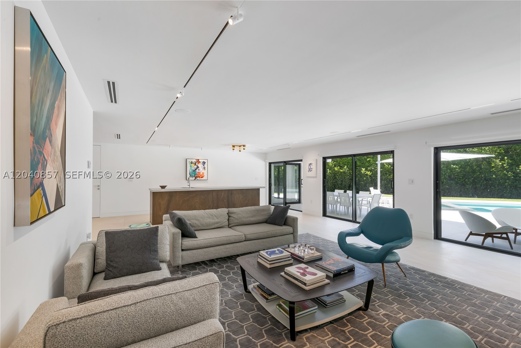 7180 E Lago Dr Coral Gables, FL 33143
