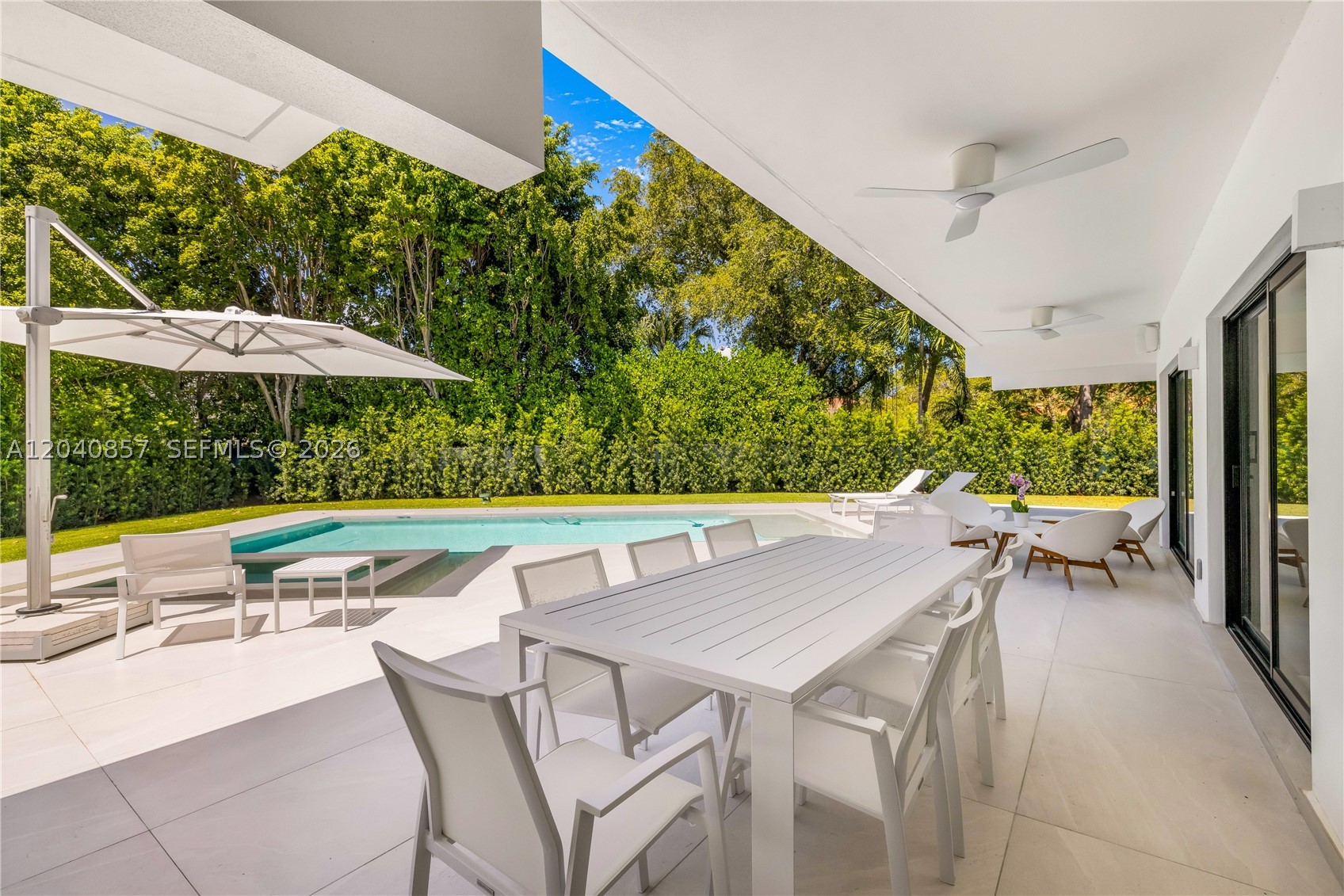 7180 E Lago Dr Coral Gables, FL 33143