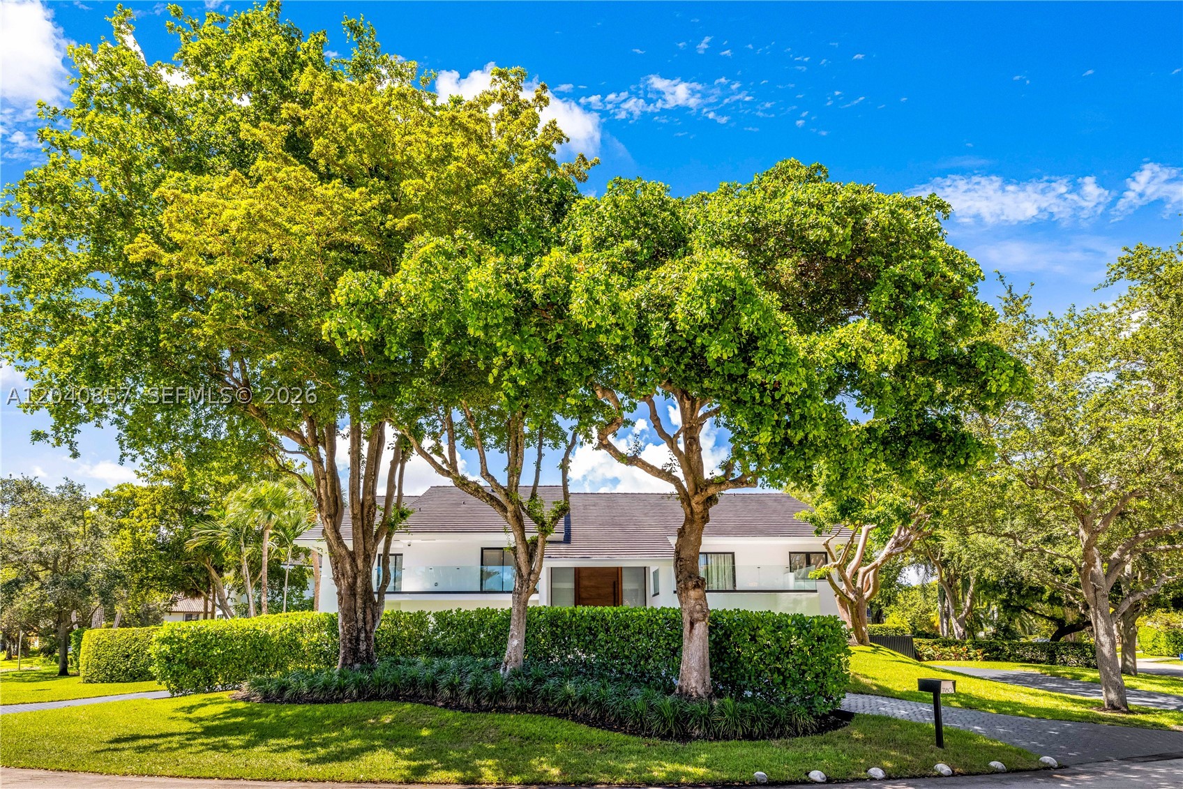 7180 E Lago Dr Coral Gables, FL 33143