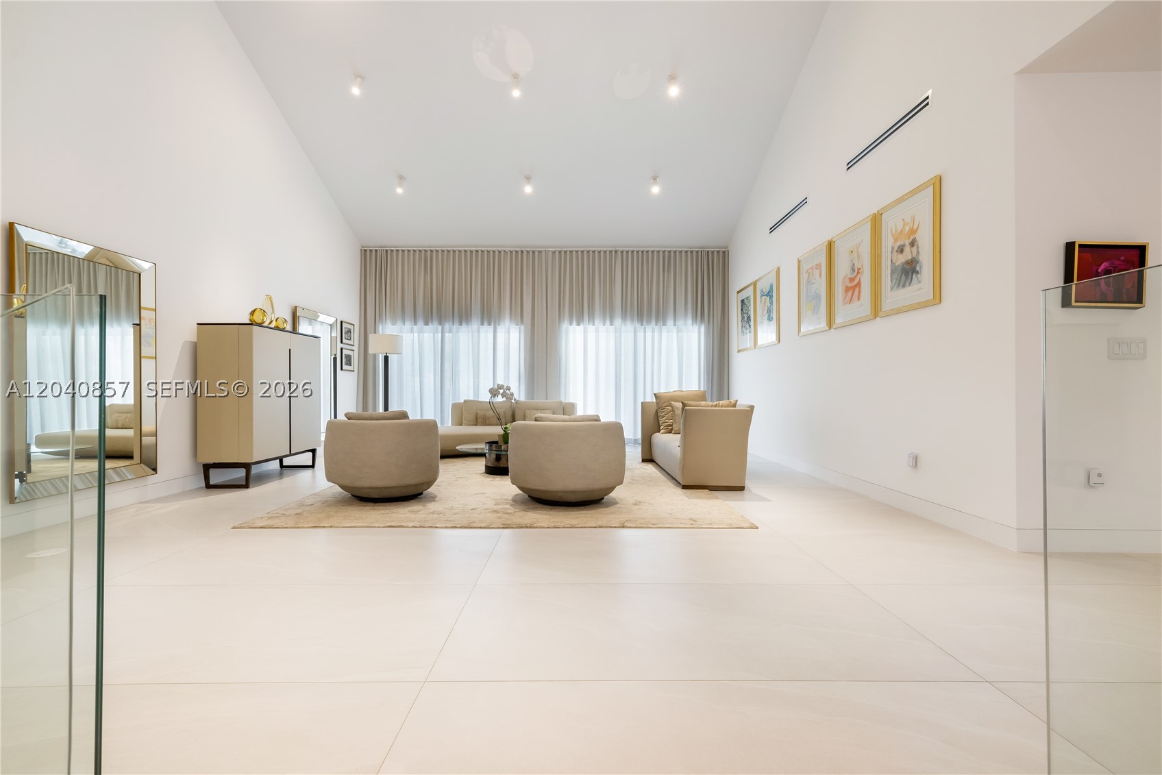 7180 E Lago Dr Coral Gables, FL 33143