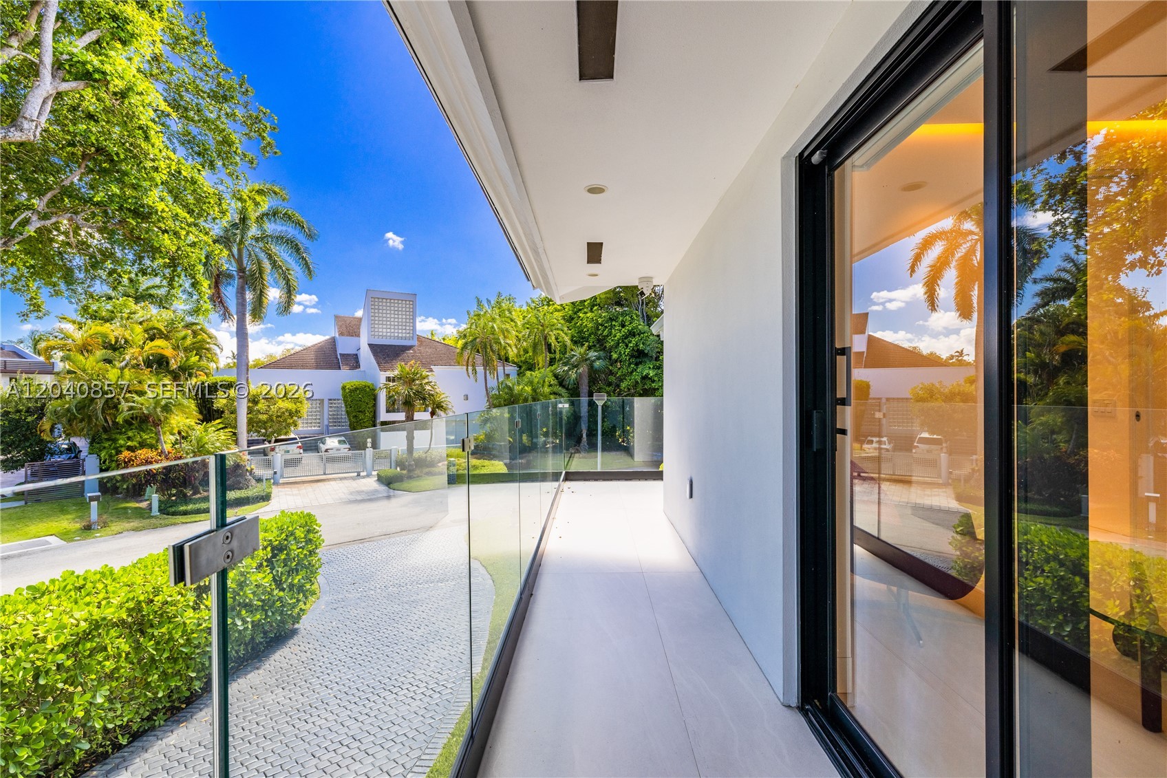 7180 E Lago Dr Coral Gables, FL 33143