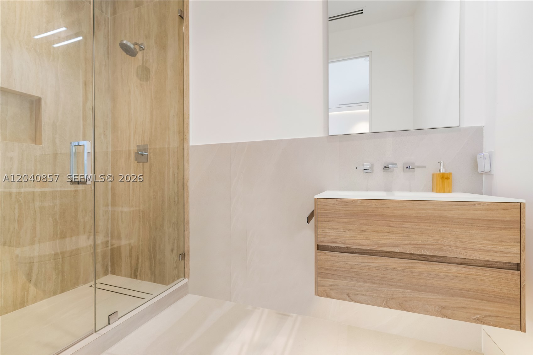 7180 E Lago Dr Coral Gables, FL 33143