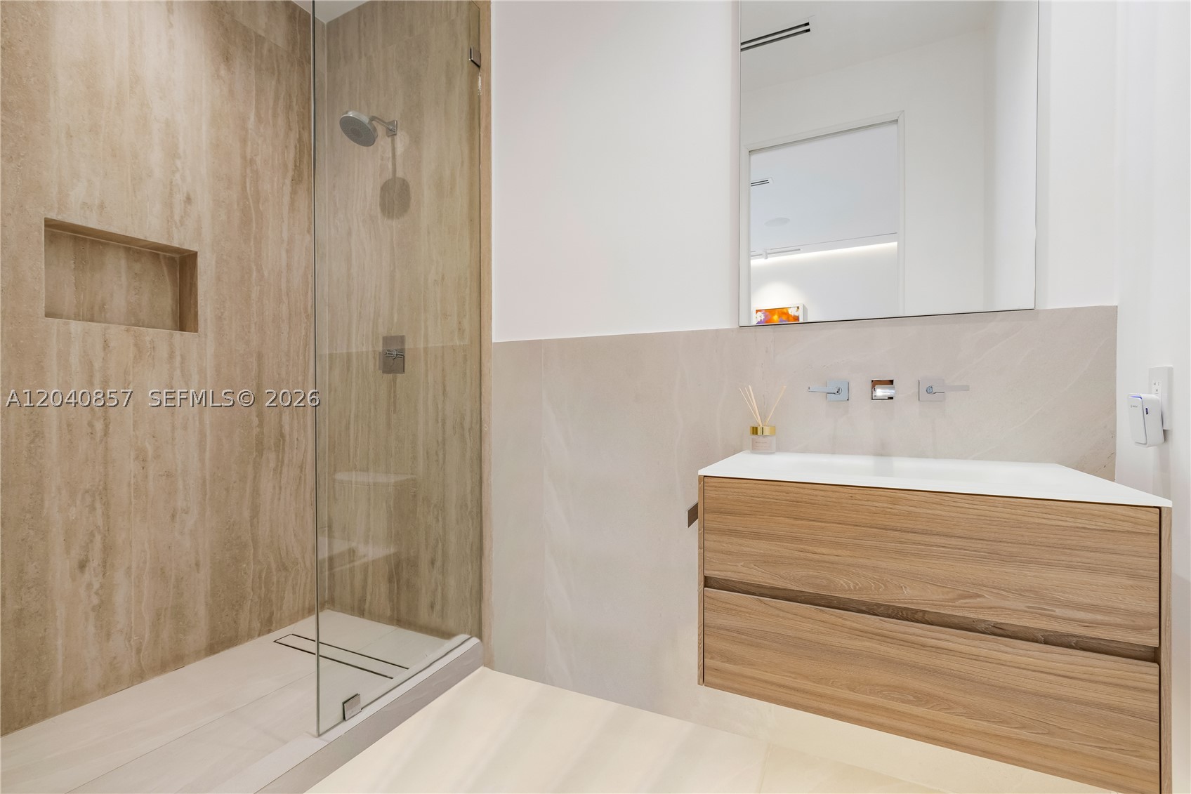 7180 E Lago Dr Coral Gables, FL 33143